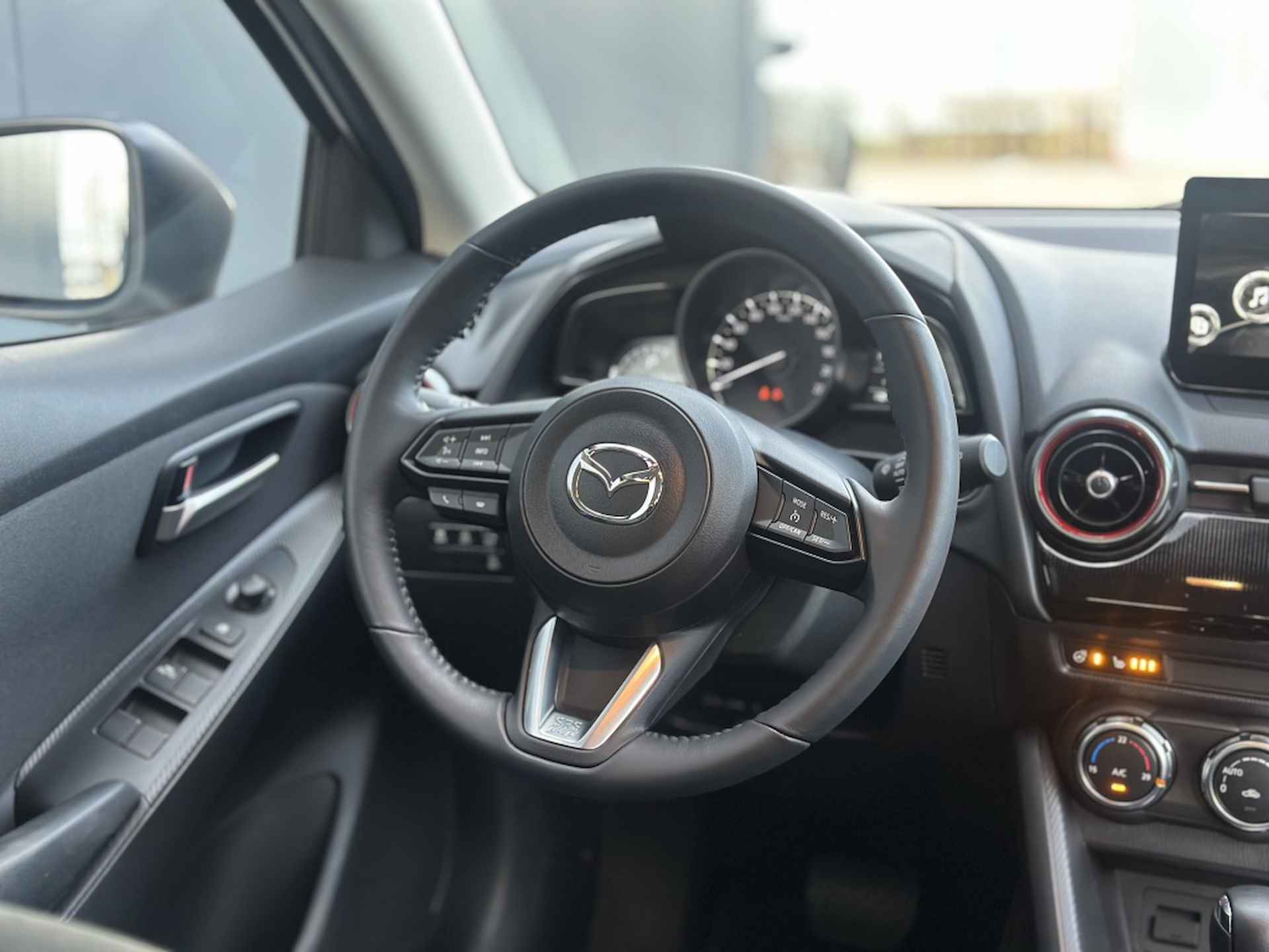 Mazda 2 1.5 SkyActiv-G Homura Automaat / Carplay / Camera - 19/32