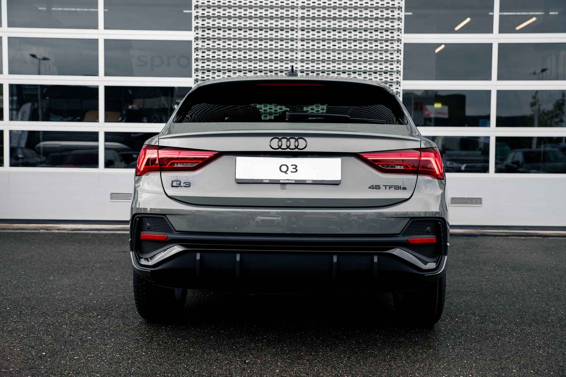 Audi Q3 Sportback S edition - 4/35