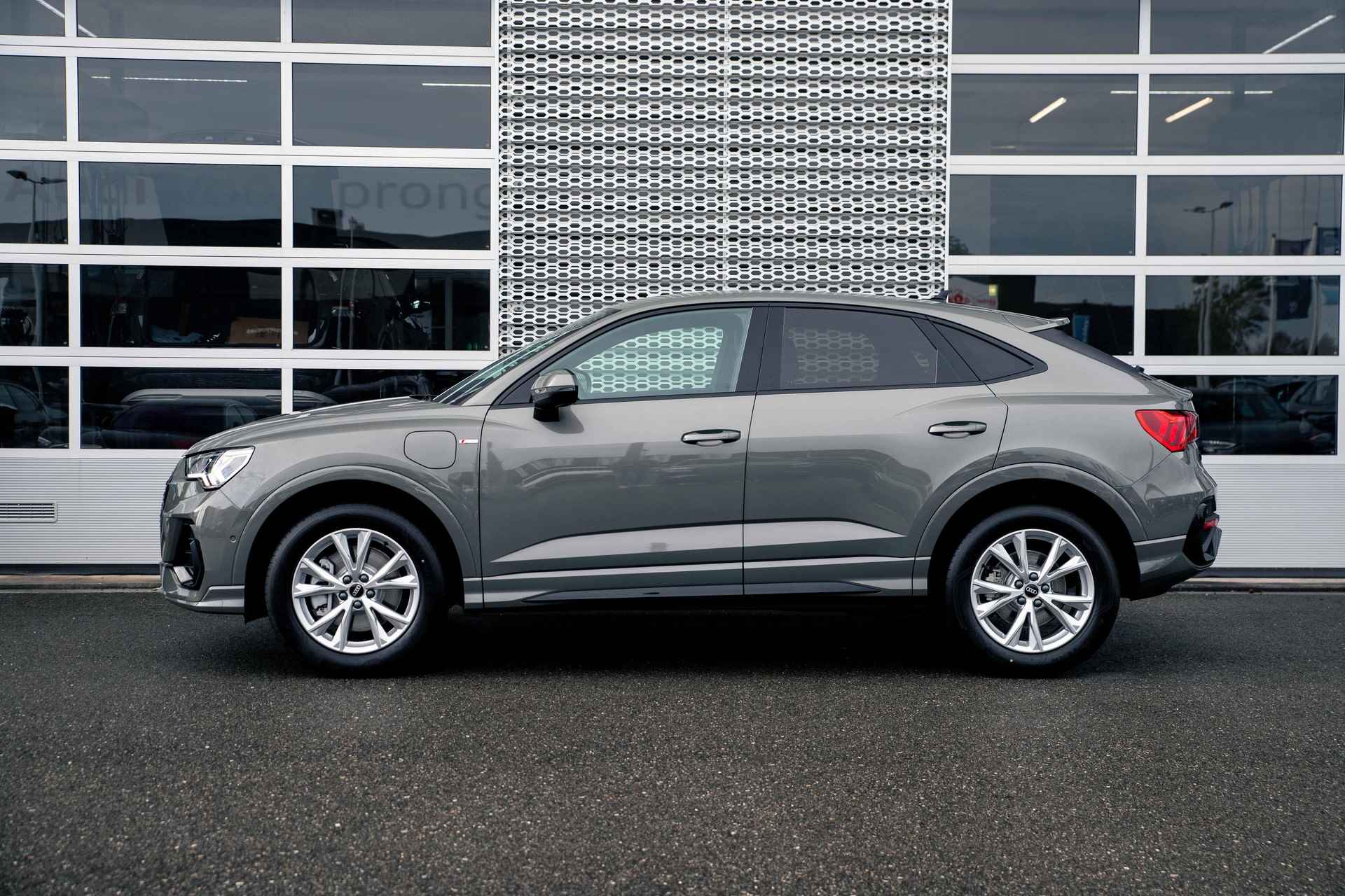 Audi Q3 Sportback S edition - 5/35