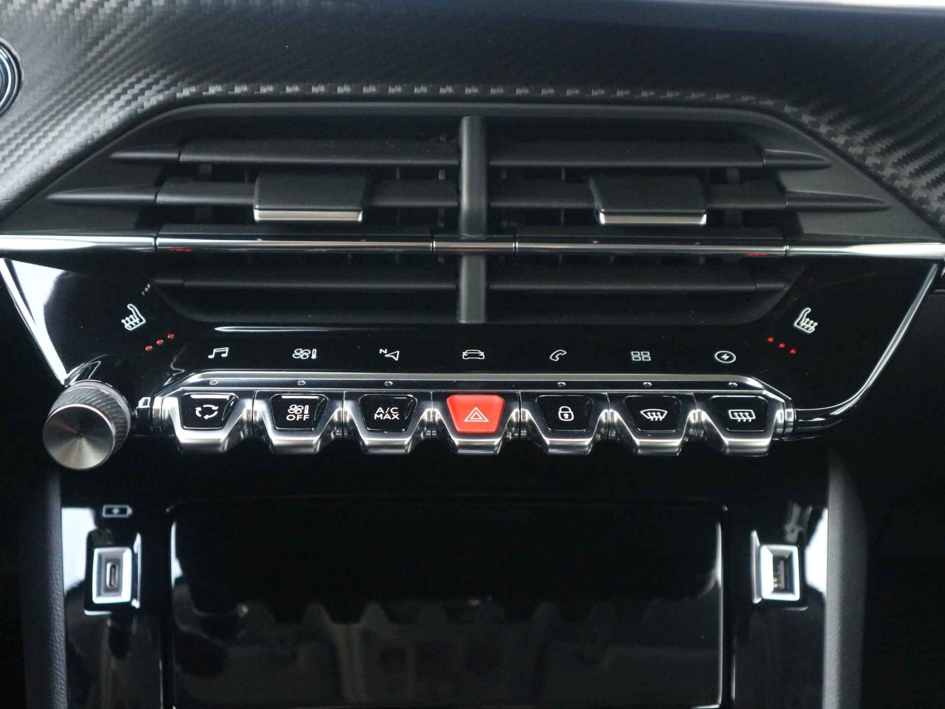 Peugeot e-2008 EV Allure Pack 50 kWh Cruise Control | Apple Carplay | Achteruitrijcamera | Stoelverwarming - 34/42