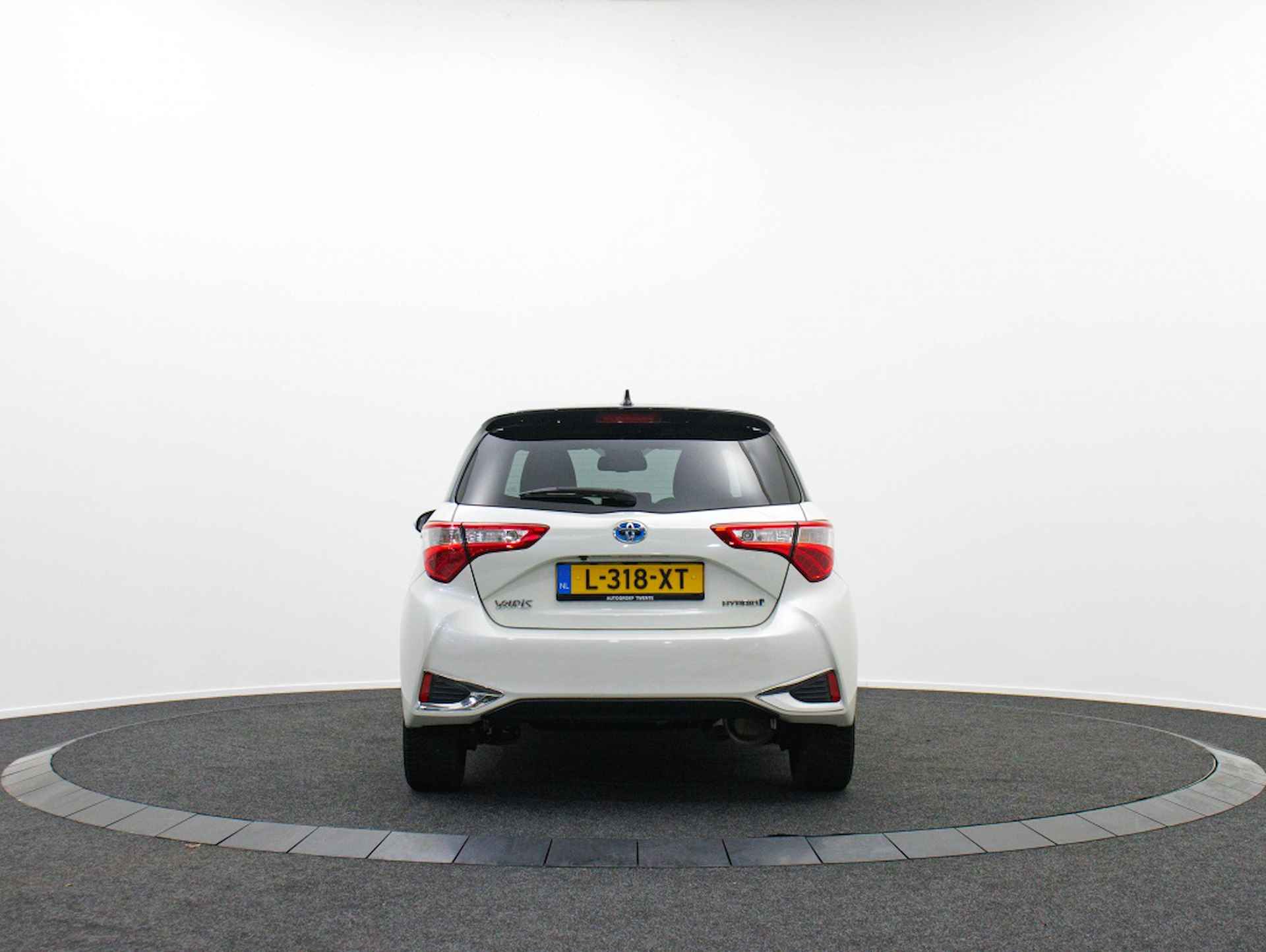 Toyota Yaris 1.5 Hybrid Executive | Panoramadak | Navigatie - 8/43