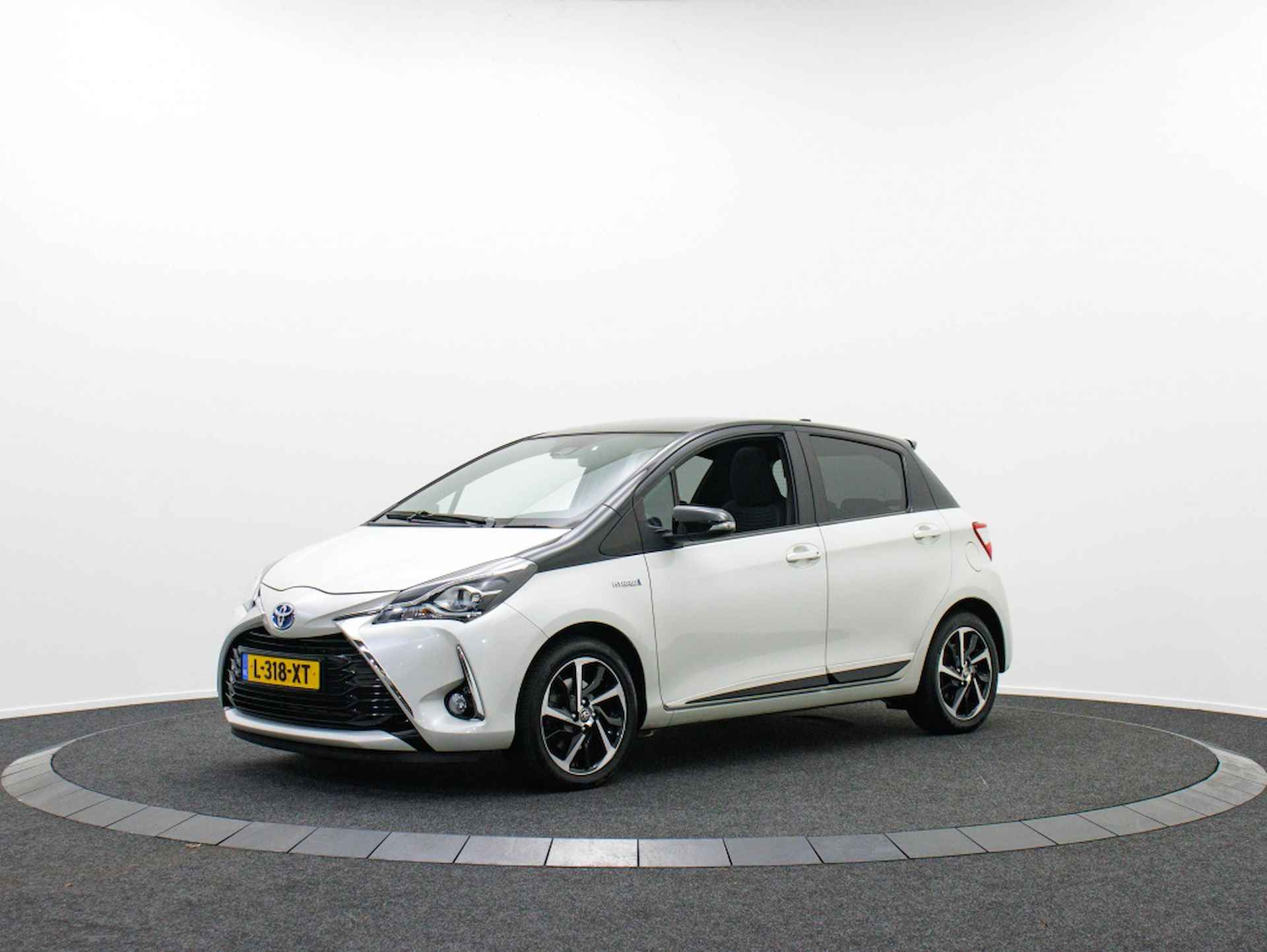 Toyota Yaris 1.5 Hybrid Executive | Panoramadak | Navigatie - 13/43