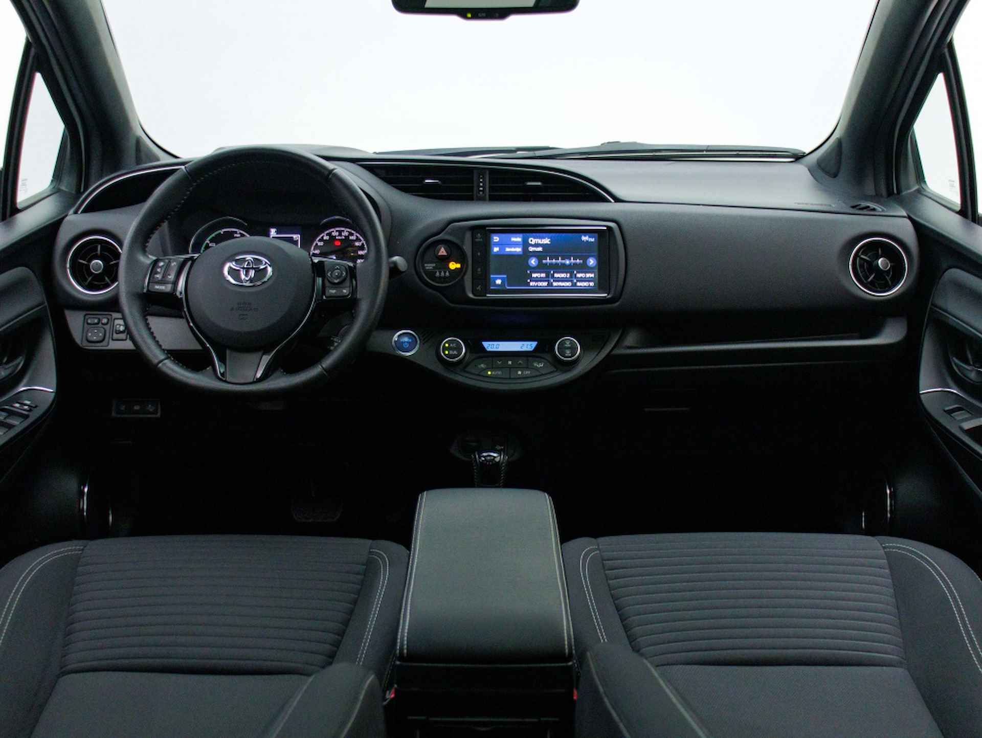 Toyota Yaris 1.5 Hybrid Executive | Panoramadak | Navigatie - 19/43