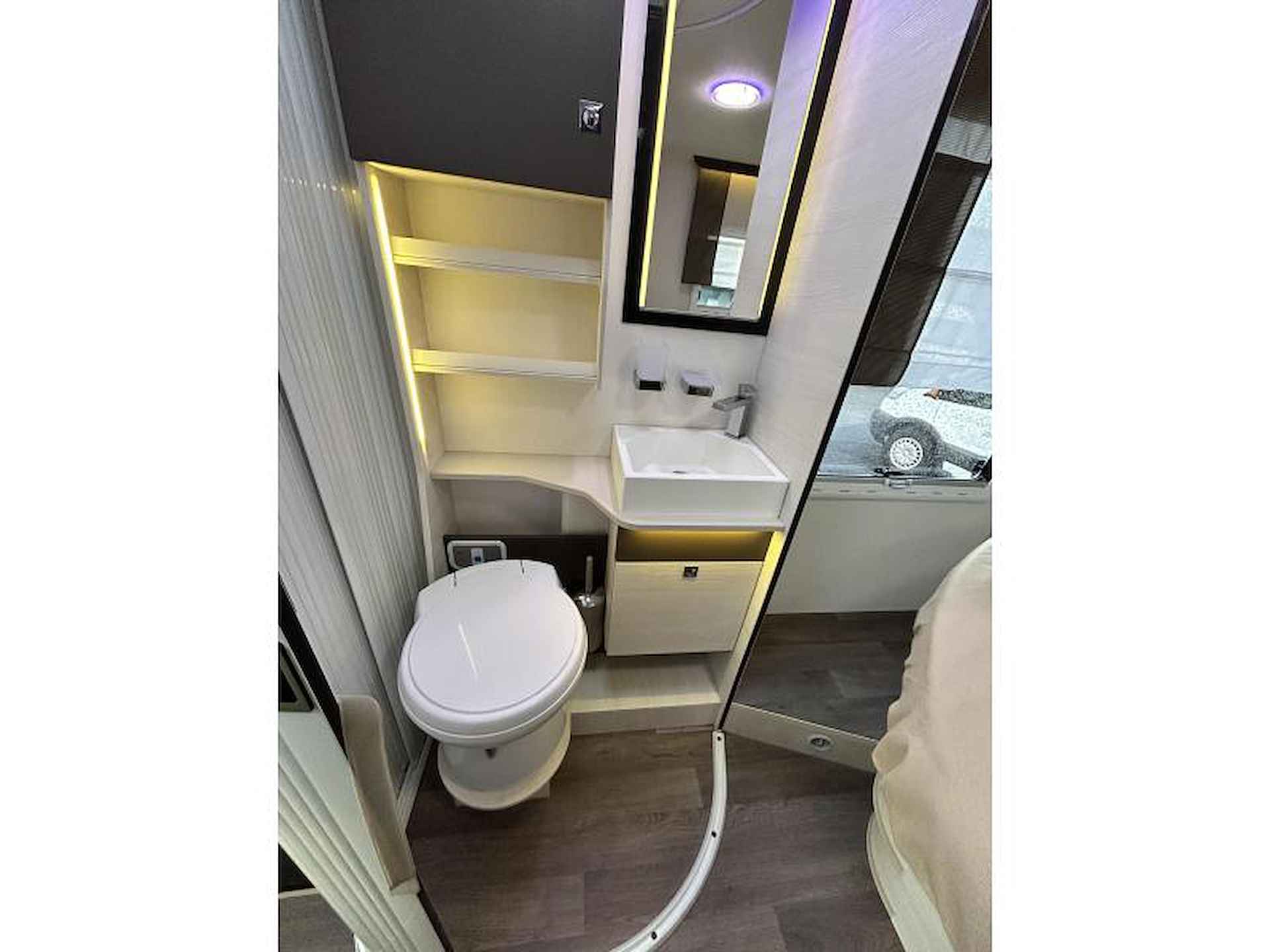 Chausson Titanium 738 XLB Queensbed/2019/Euro6/7.4m - 15/23