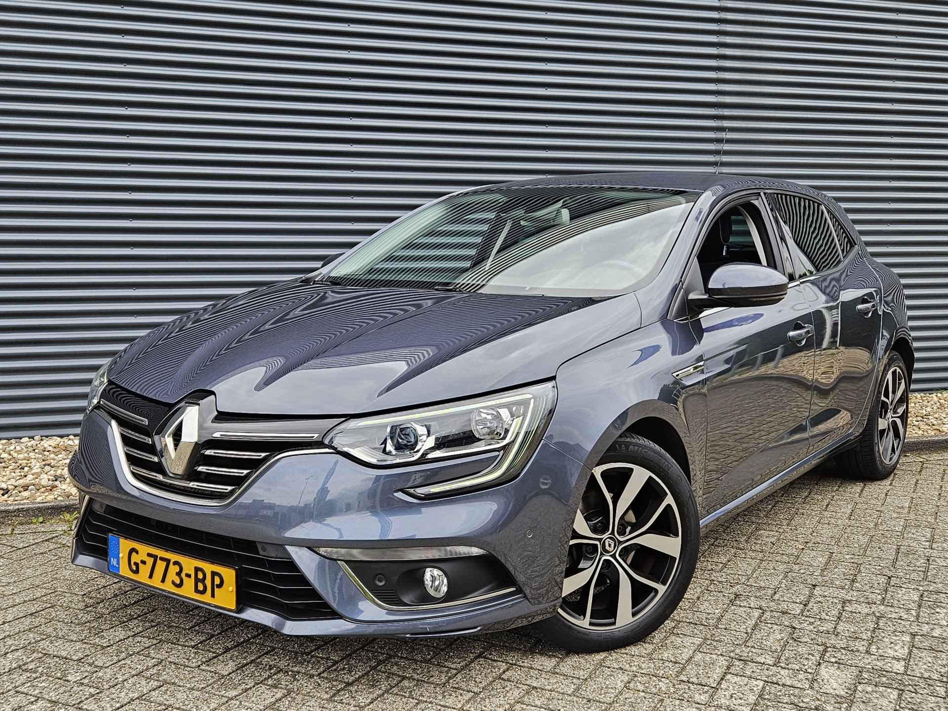 Renault Mégane 1.3 TCe 140 Bose | Trekhaak | Parkeercamera | Navigatie | Bluetooth | Park Assist | 1e Eigenaar !! - 45/50