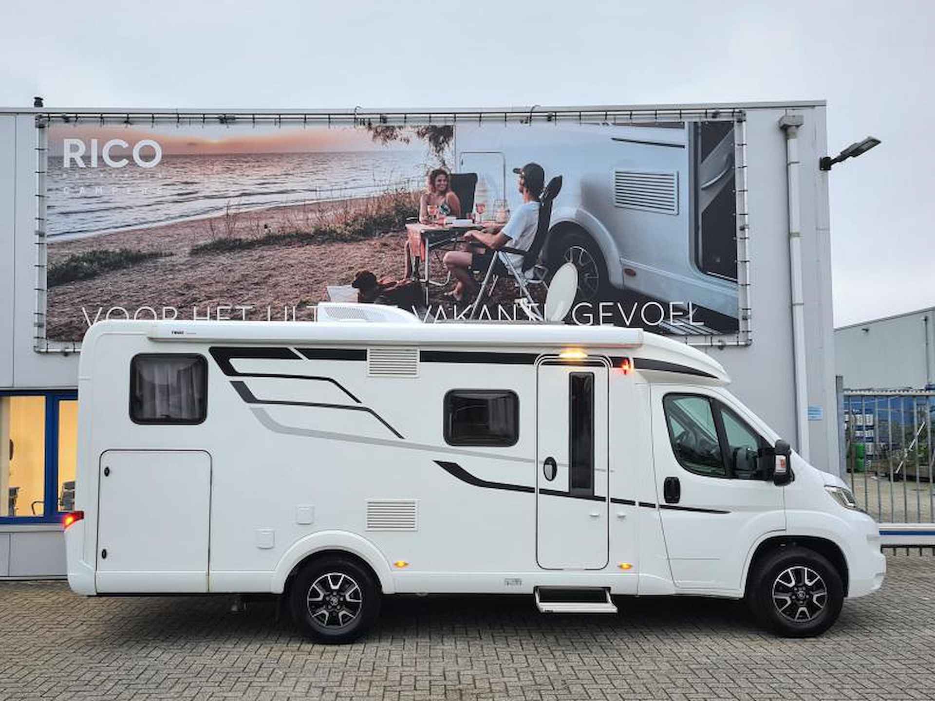 Hymer EX 580 Pure  Lengtebedden / Airco - 3/22