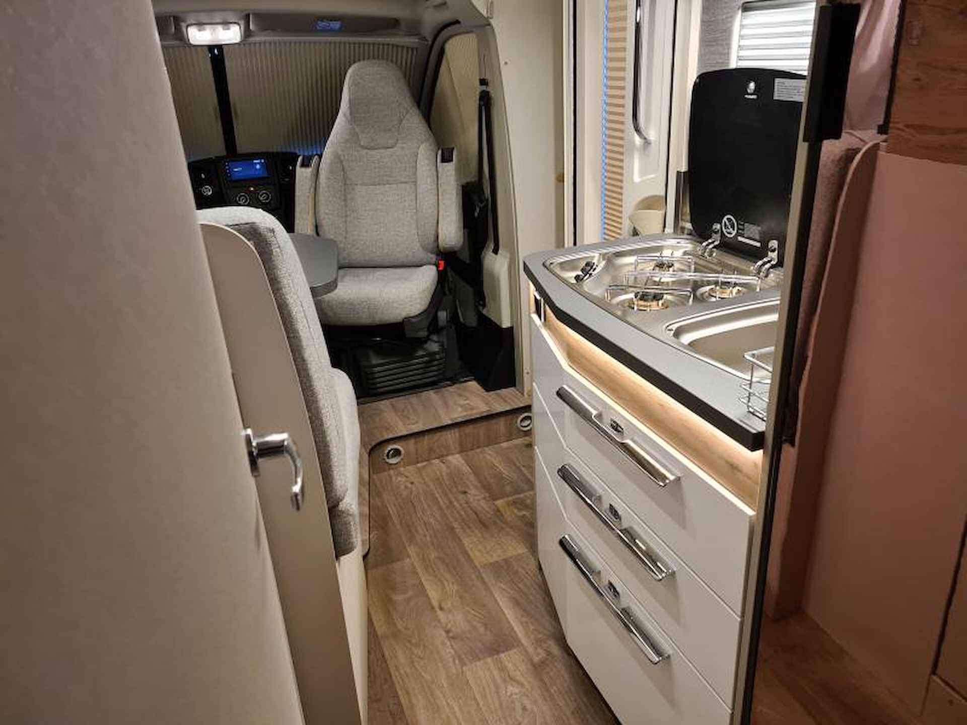 Hymer EX 580 T  Lengtebedden, dakairco - 11/22