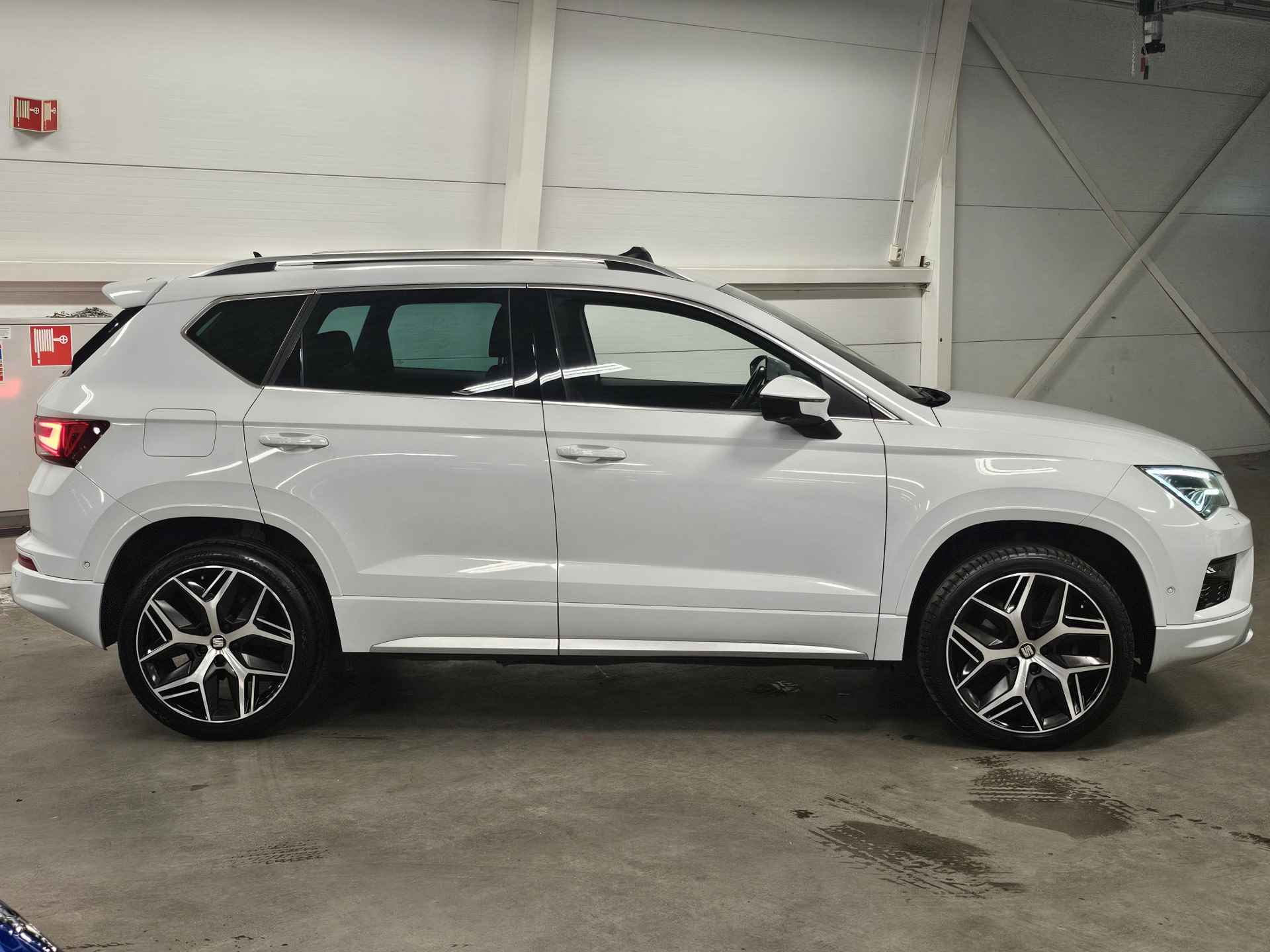 SEAT Ateca 1.5 TSI FR Business Intense Automaat | Pack Winter | Elektrisch Panoramadak | 19 Inch - 10/49