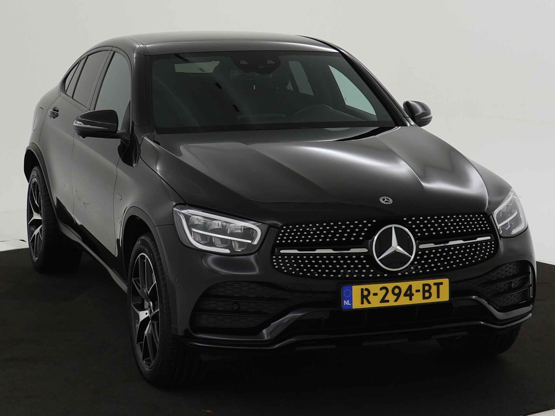 Mercedes-Benz GLC Coupé 300 e 4MATIC Business Solution AMG | AMG Styling | Night Pakket | 20 Inch AMG LM velgen | Digitaal Dashboard | Inclusief 24 maanden MB Certified garantie voor Europa | - 28/45