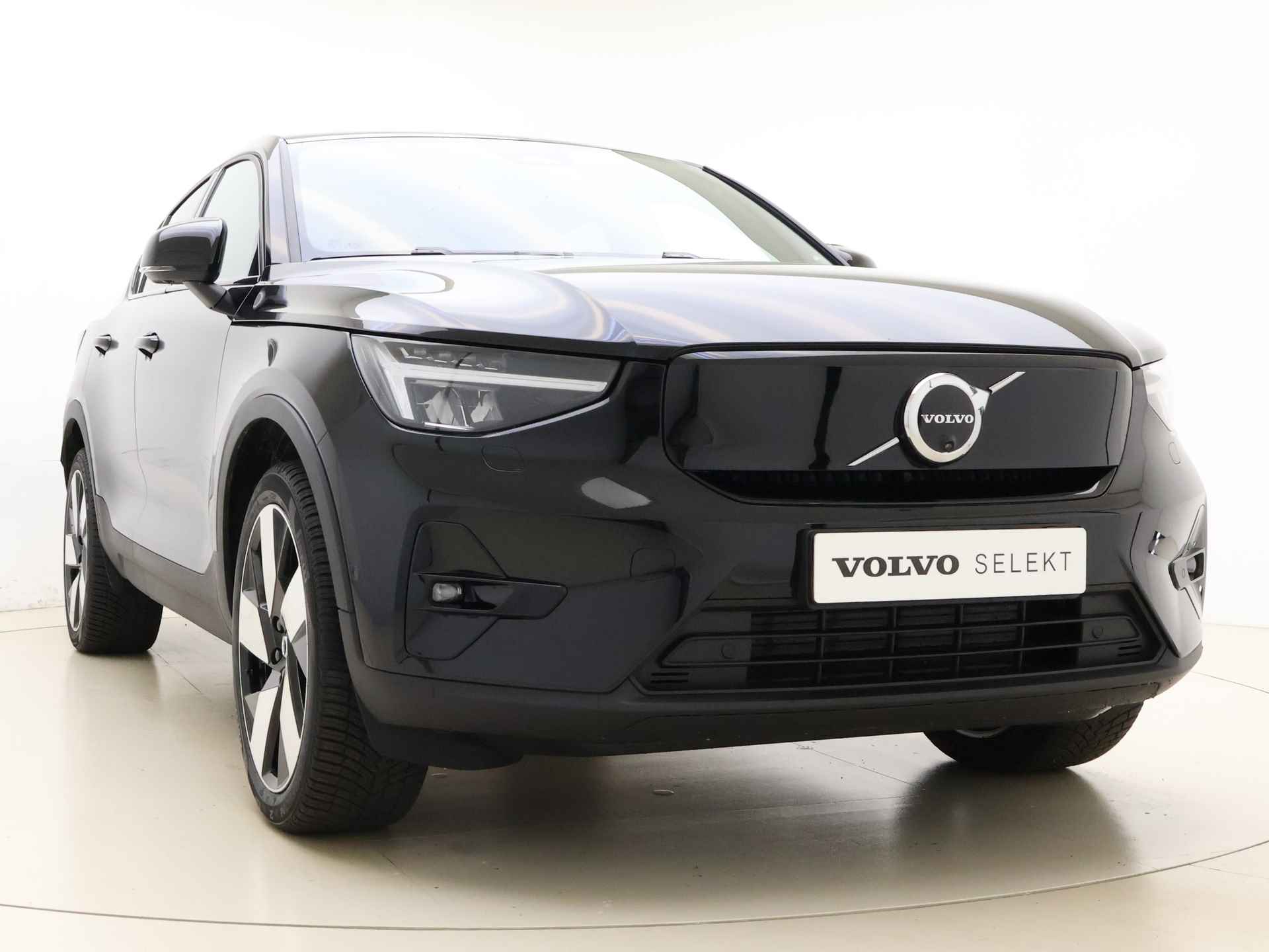 Volvo C40 Extended Range Ultimate 82 kWh / H&K Audio / Elektrische stoelen / Glazen dak / Woolblend / Keyless / 360 Camera / BLIS / Adapt. Cruise / - 21/40