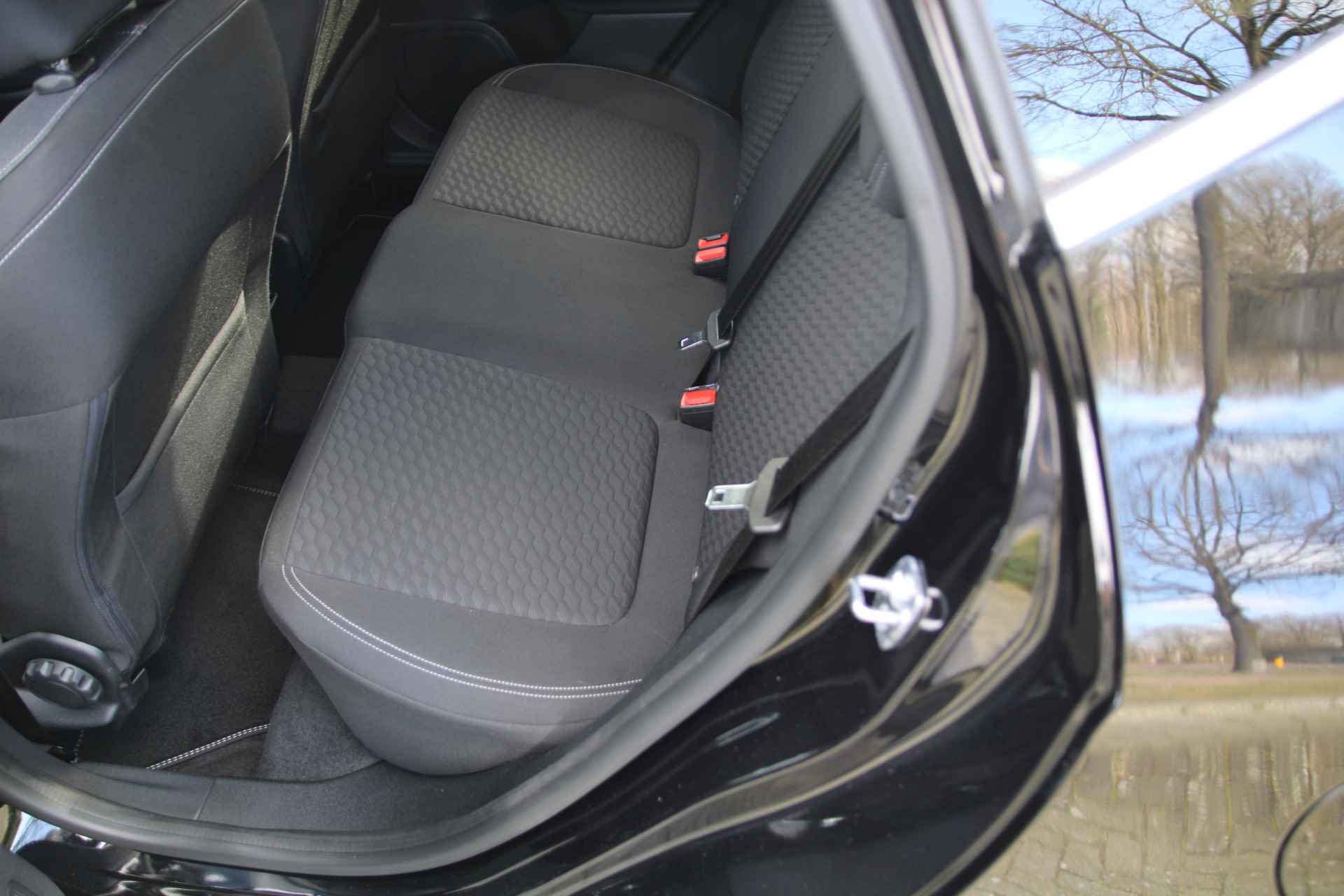 Ford Fiesta 1.0 EcoBoost 125pk Hybrid Titanium Automaat WINTERPAKKET PDC NAVI CAMERA - 19/33