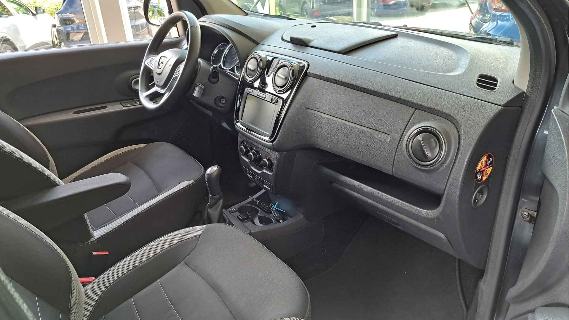 Dacia Lodgy 1.6 SCe 110 pk Bi-Fuel Stepway 7p. | Navigatie | Airco | Cruise | parkeersensoren achter | incl. Bovag rijklaarpakket met 12 maanden garantie | - 8/26