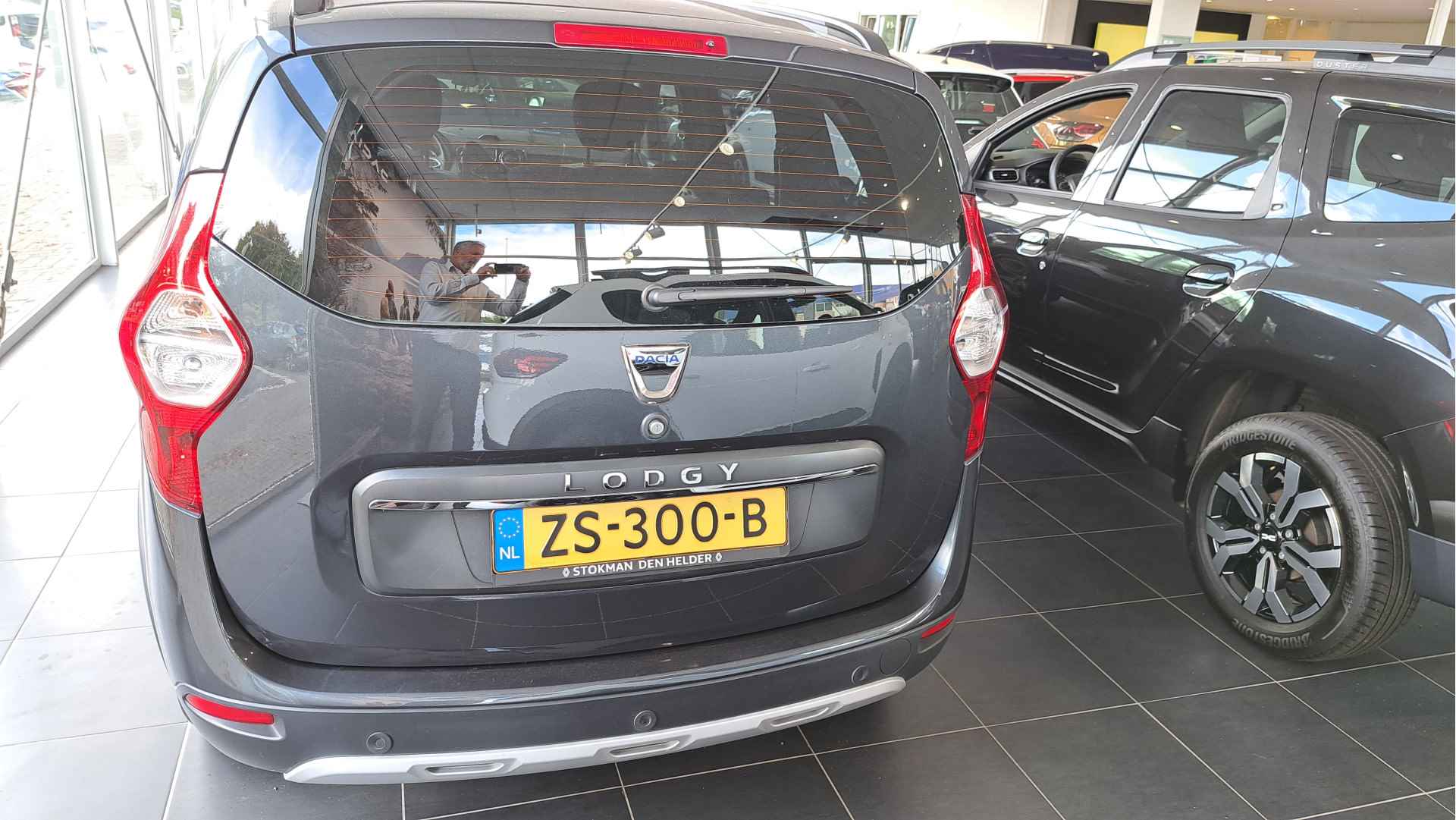 Dacia Lodgy 1.6 SCe 110 pk Bi-Fuel Stepway 7p. | Navigatie | Airco | Cruise | parkeersensoren achter | incl. Bovag rijklaarpakket met 12 maanden garantie | - 18/26