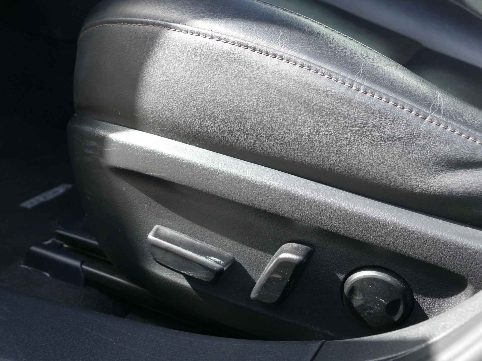 Mazda 3 2.0 e-SkyActiv-X M Hybrid 180 Luxury | Leder | Bose | Adapt. Cruise | - 18/22