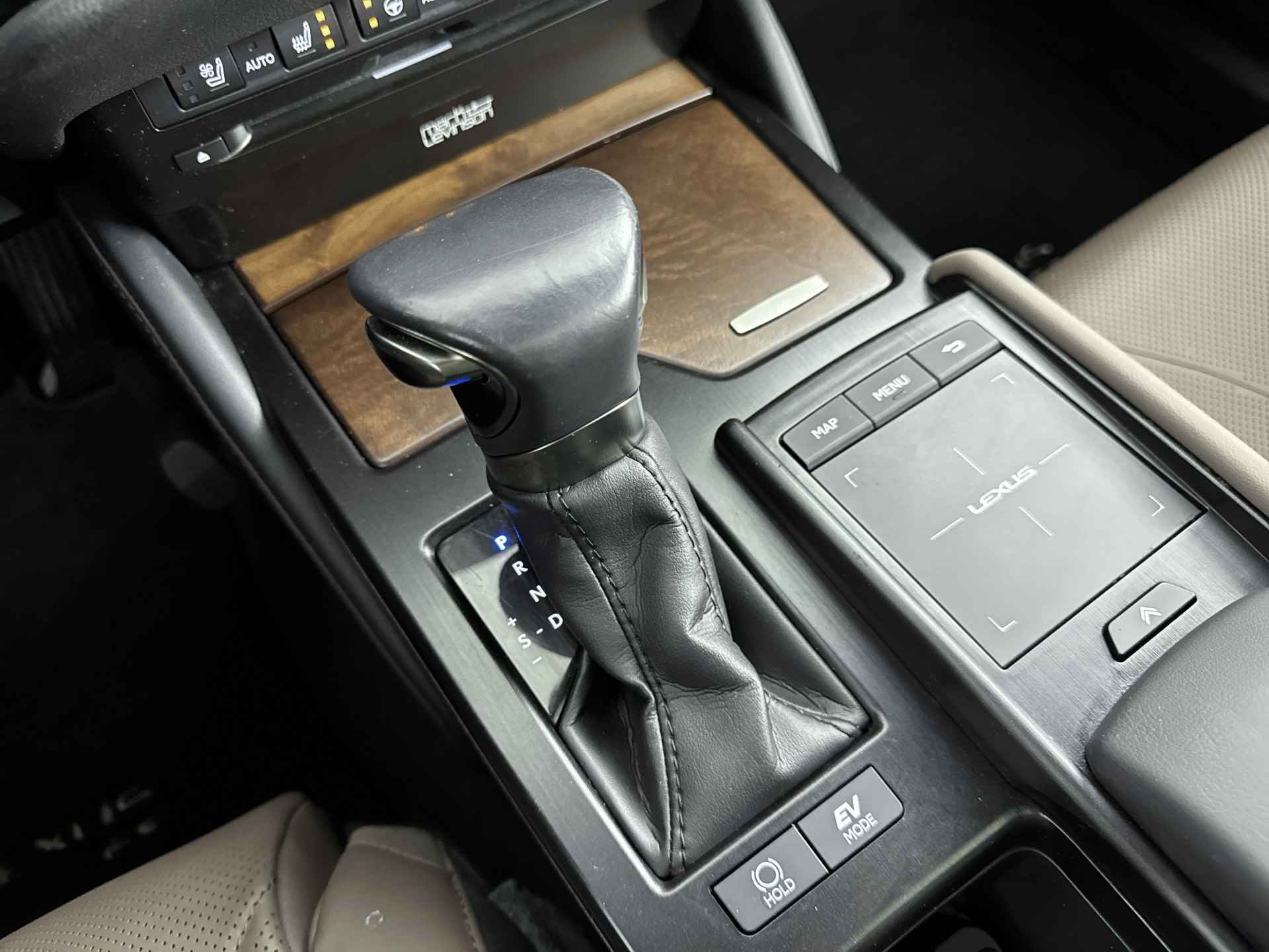 Lexus ES 300h President Line | Mark Levinson Audio | Schuif-/kanteldak | Stoel en stuurwiel verwarmd | - 11/39