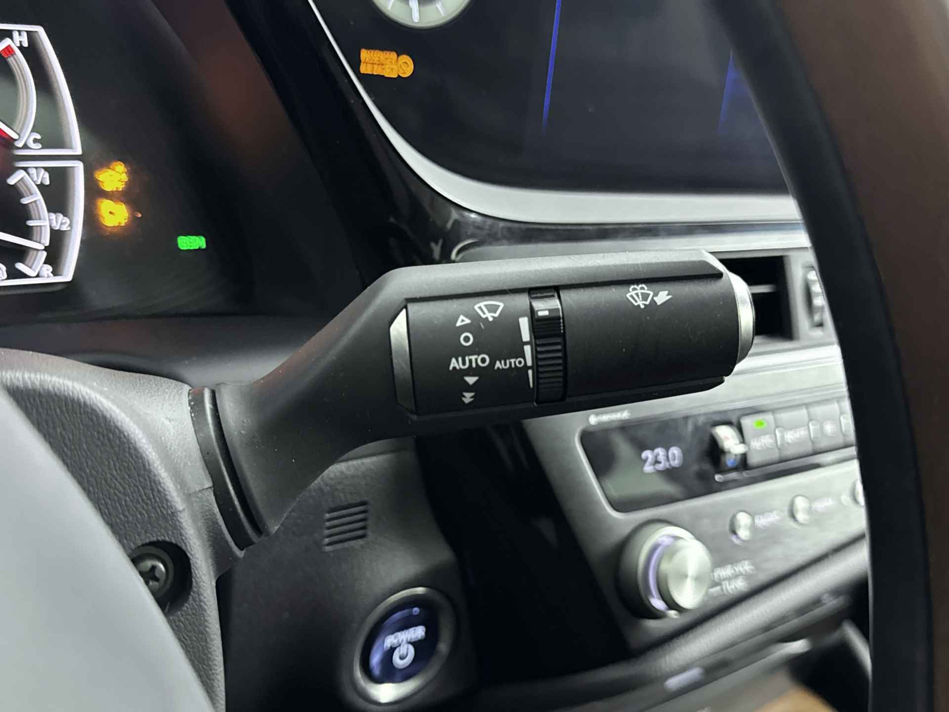 Lexus ES 300h President Line | Mark Levinson Audio | Schuif-/kanteldak | Stoel en stuurwiel verwarmd | - 24/39