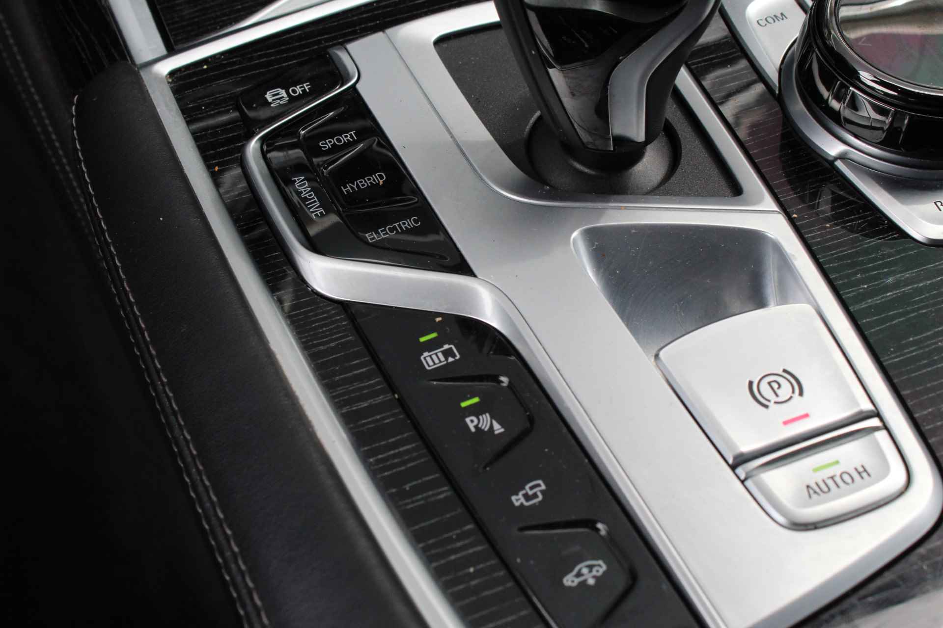BMW 7 Serie 745e High Executive Automaat / Schuif-kanteldak / Laserlight / Active Steering / Parking Assistant Plus / Soft Close / Gesture Control / Driving Assistant Professional - 22/35