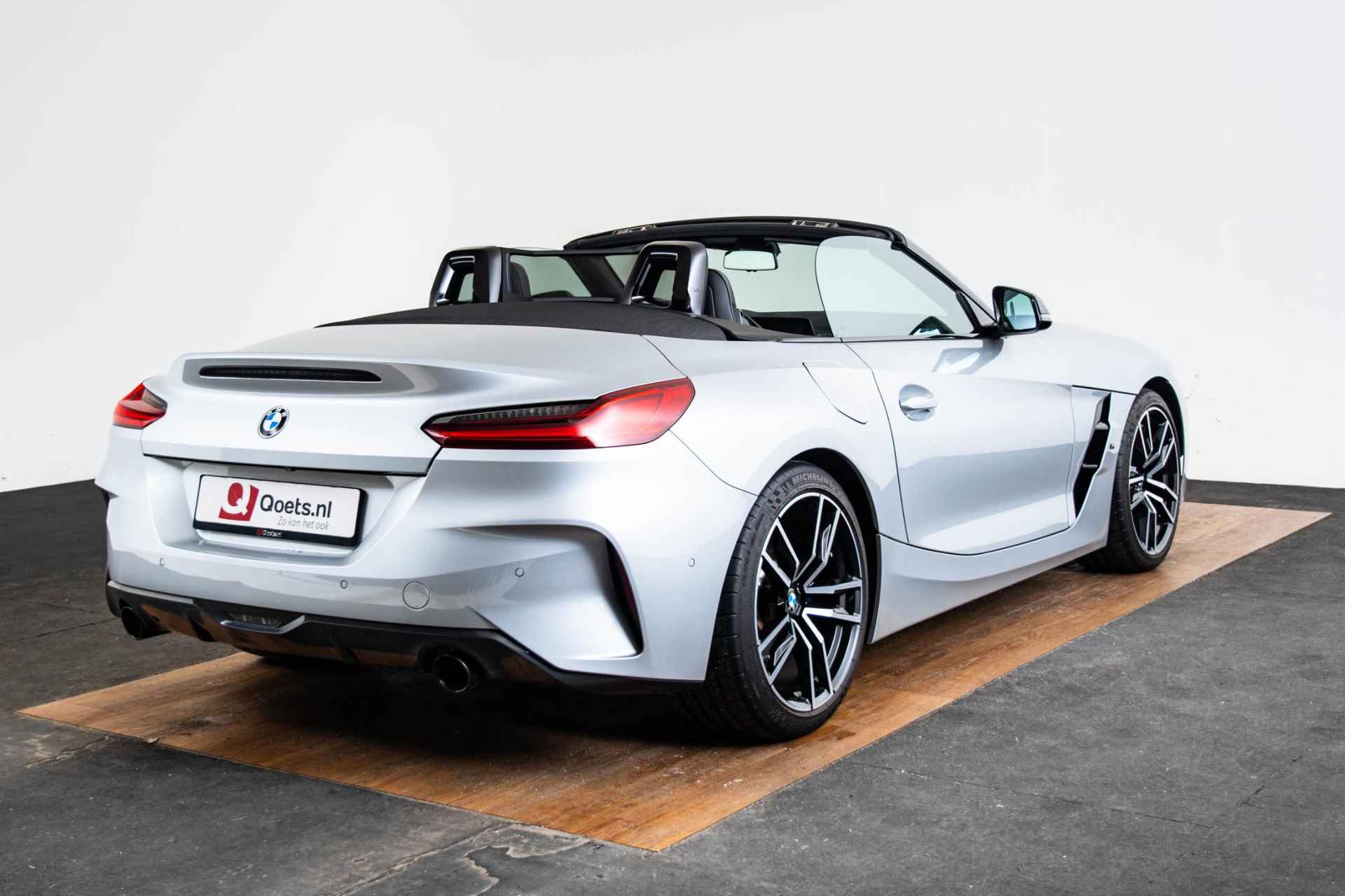 BMW Z4 Roadster sDrive20i Business Edition Plus M Sportpakket - Comfort Access - Adaptive LED - Head-Up Display - Harman Kardon - Kap met Zilvereffect - 2/74