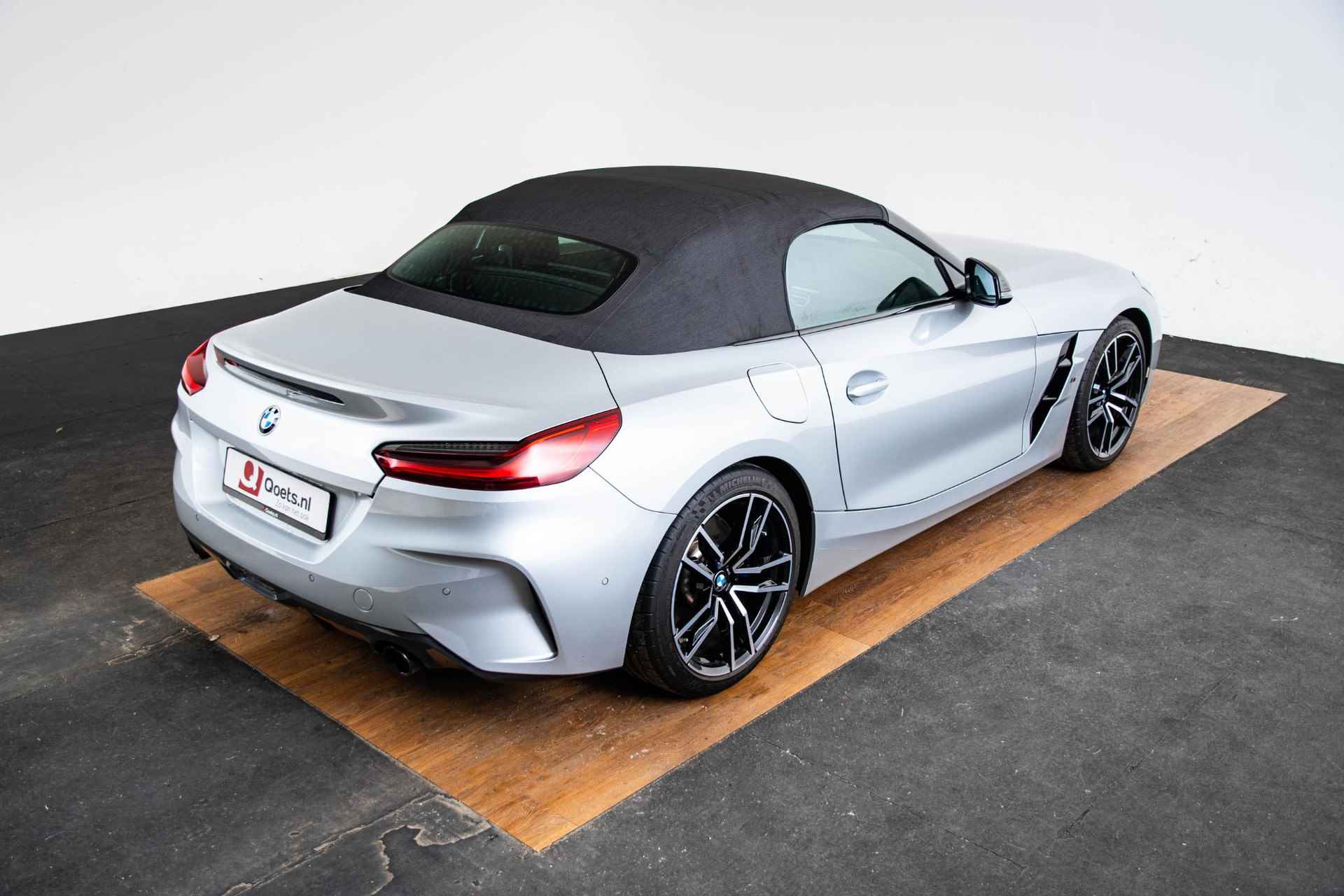 BMW Z4 Roadster sDrive20i Business Edition Plus M Sportpakket - Comfort Access - Adaptive LED - Head-Up Display - Harman Kardon - Kap met Zilvereffect - 56/74