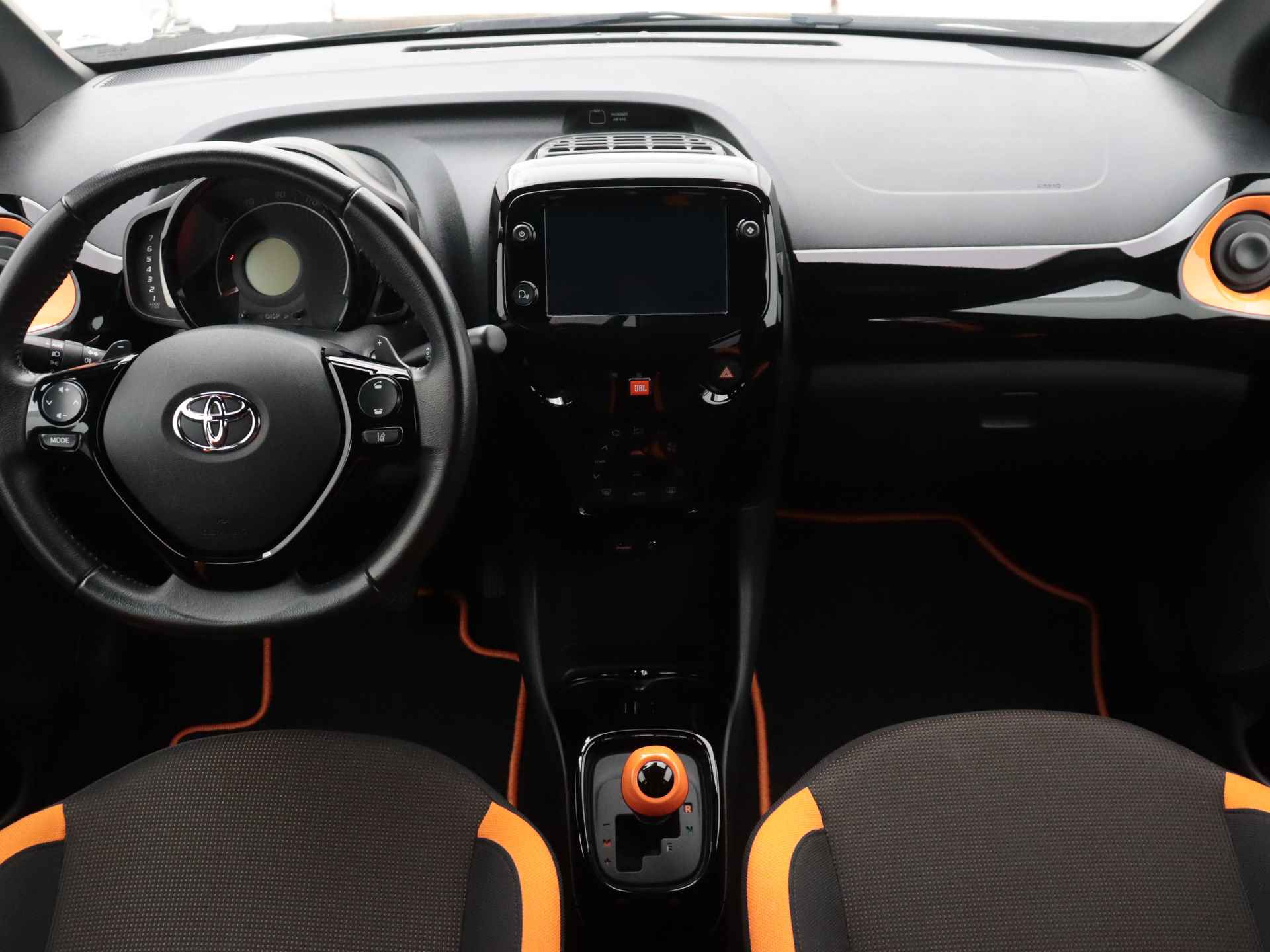 Toyota Aygo 1.0 X-JBL Limited | Safety Sense | Climate Control | Apple Carplay/Android Auto | - 6/41