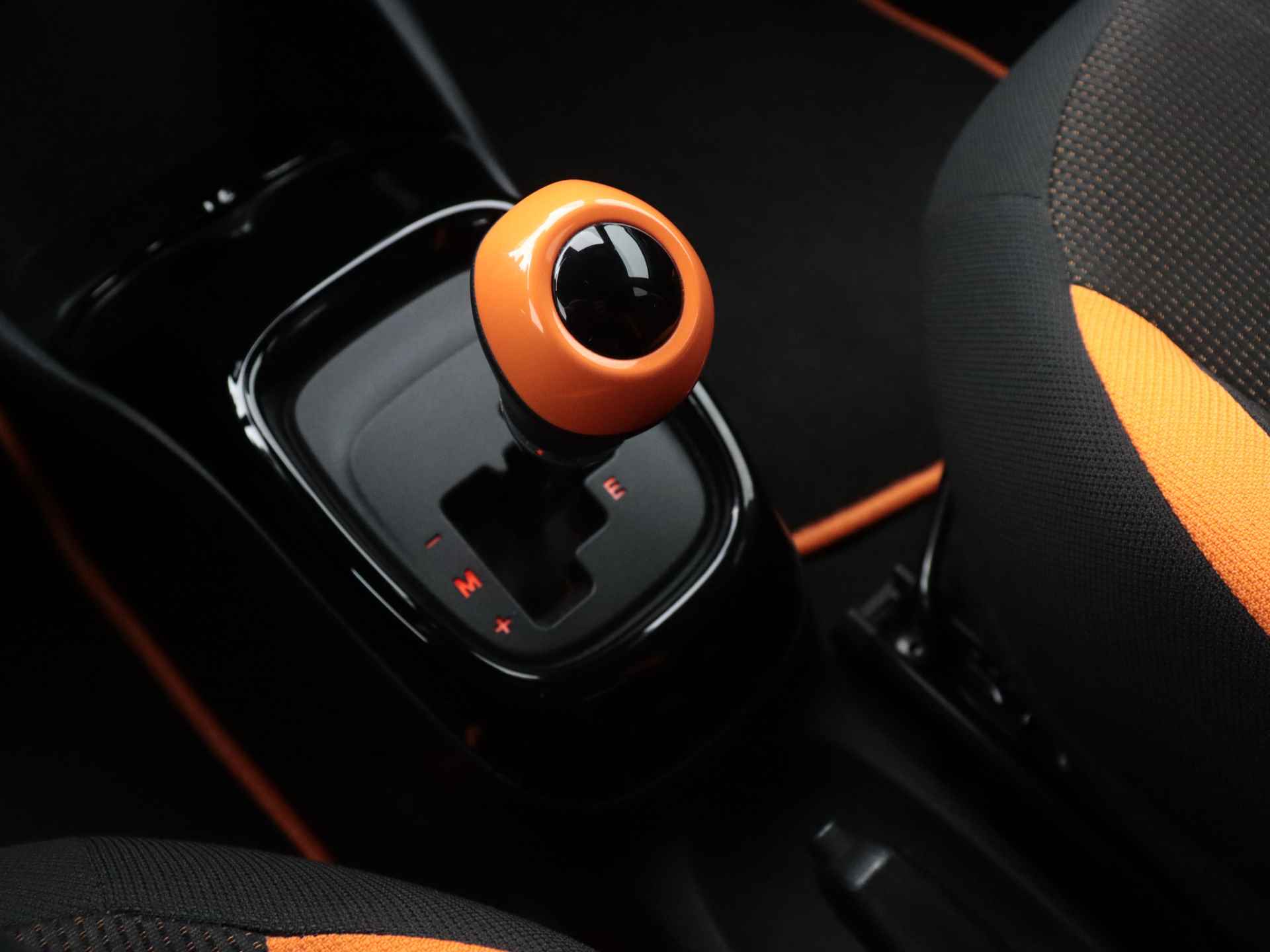 Toyota Aygo 1.0 X-JBL Limited | Safety Sense | Climate Control | Apple Carplay/Android Auto | - 13/41