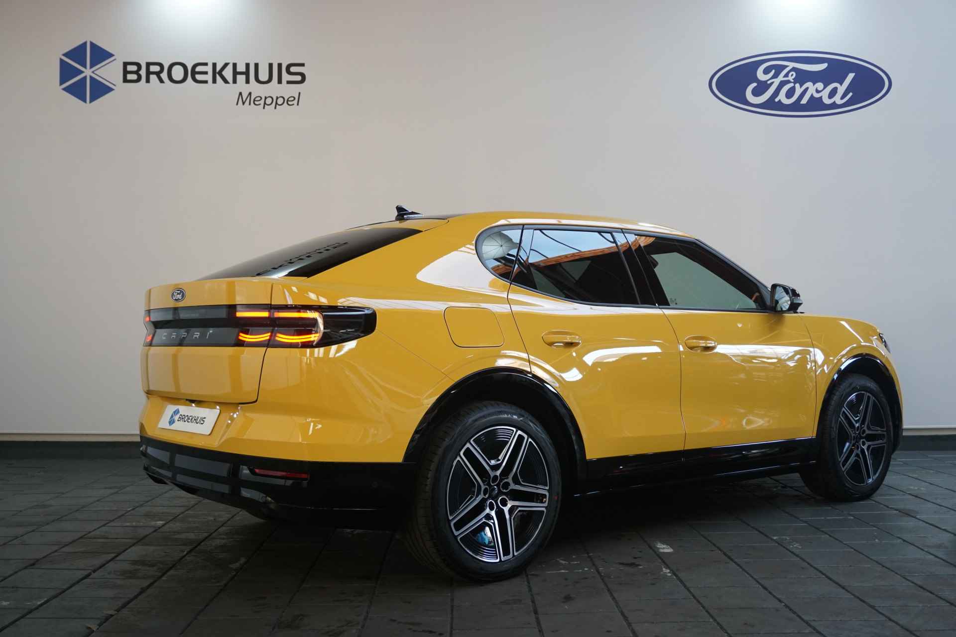 Ford Capri Premium Extended Range RWD 77 kWh | Vivid Yellow | 20" LMV | Driver assistance pack | Panoramadak | SNEL RIJDEN! - 5/45