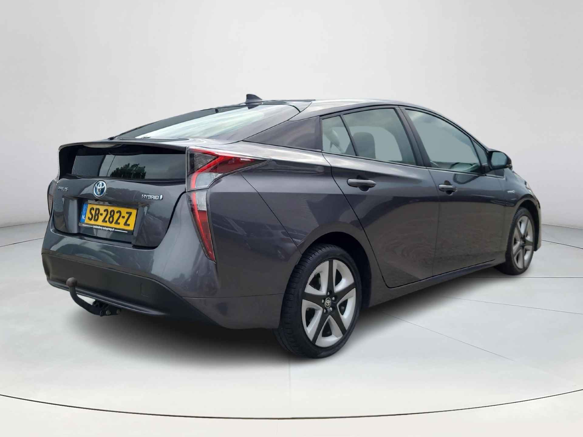 Toyota Prius 1.8 Hybrid Dynamic - 6/33