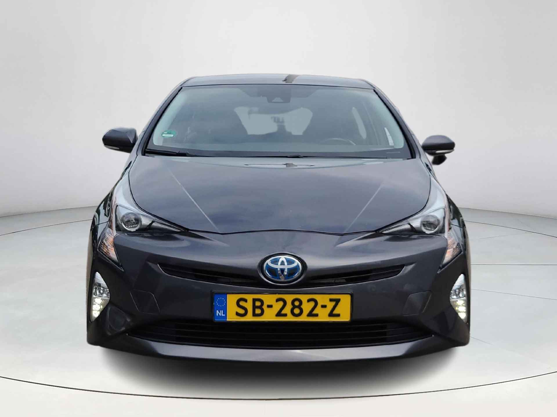 Toyota Prius 1.8 Hybrid Dynamic - 9/33