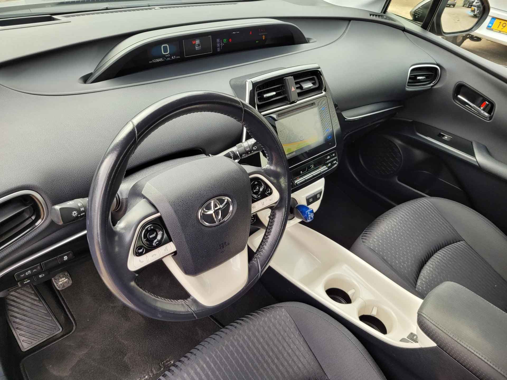 Toyota Prius 1.8 Hybrid Dynamic - 18/33