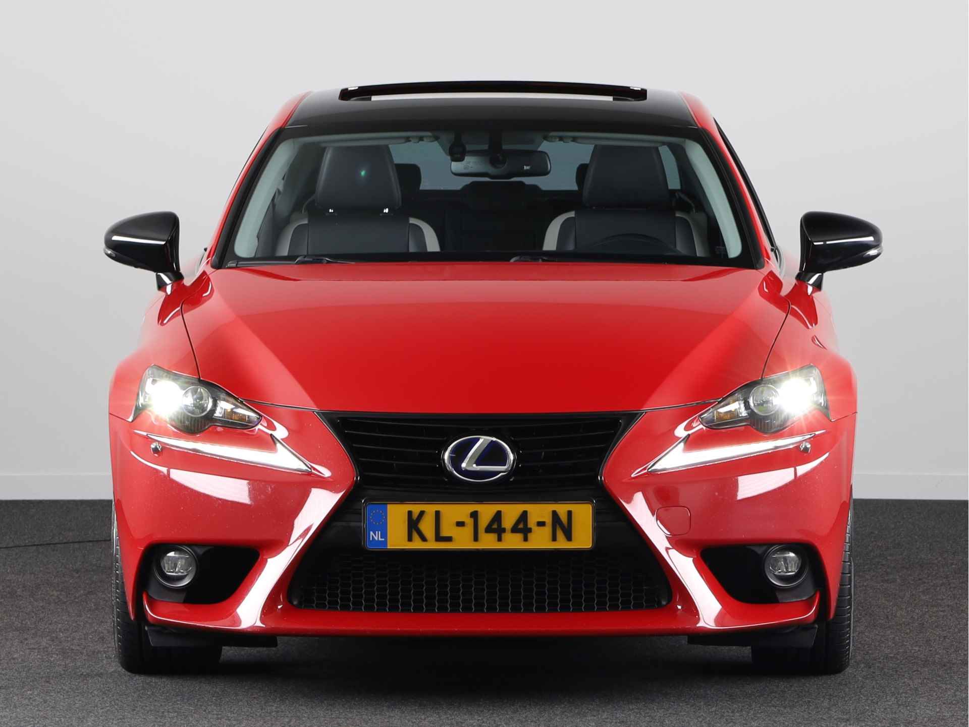 Lexus IS 300h Sport Edition | Stoelverwarming | Schuif-/ Kanteldak | Navigatie | Camera | Half-Leder | - 27/43