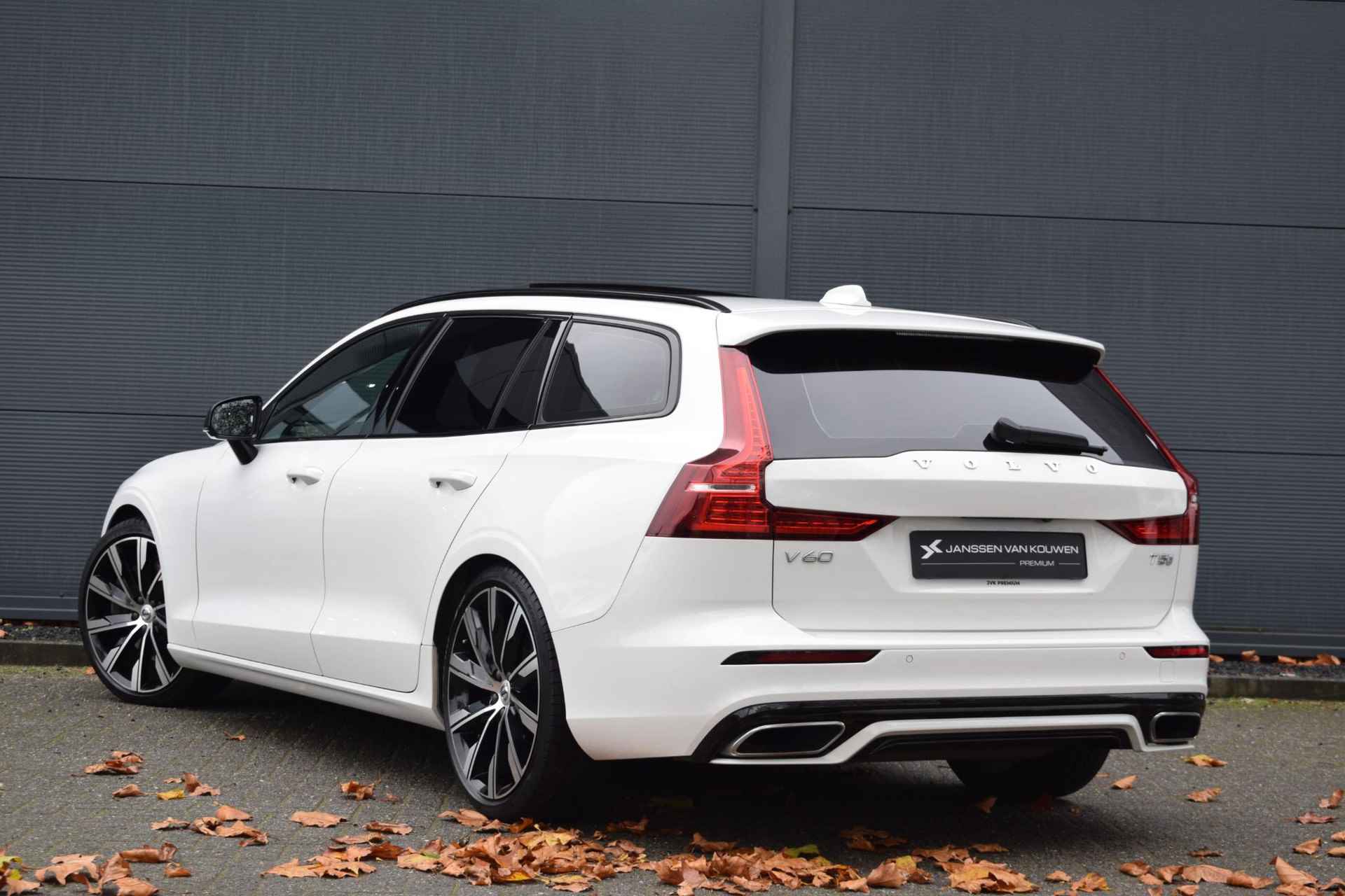 Volvo V60 2.0 T5 R-Design / Apple Carplay / Panoramadak / Stoelverwarming - 4/68