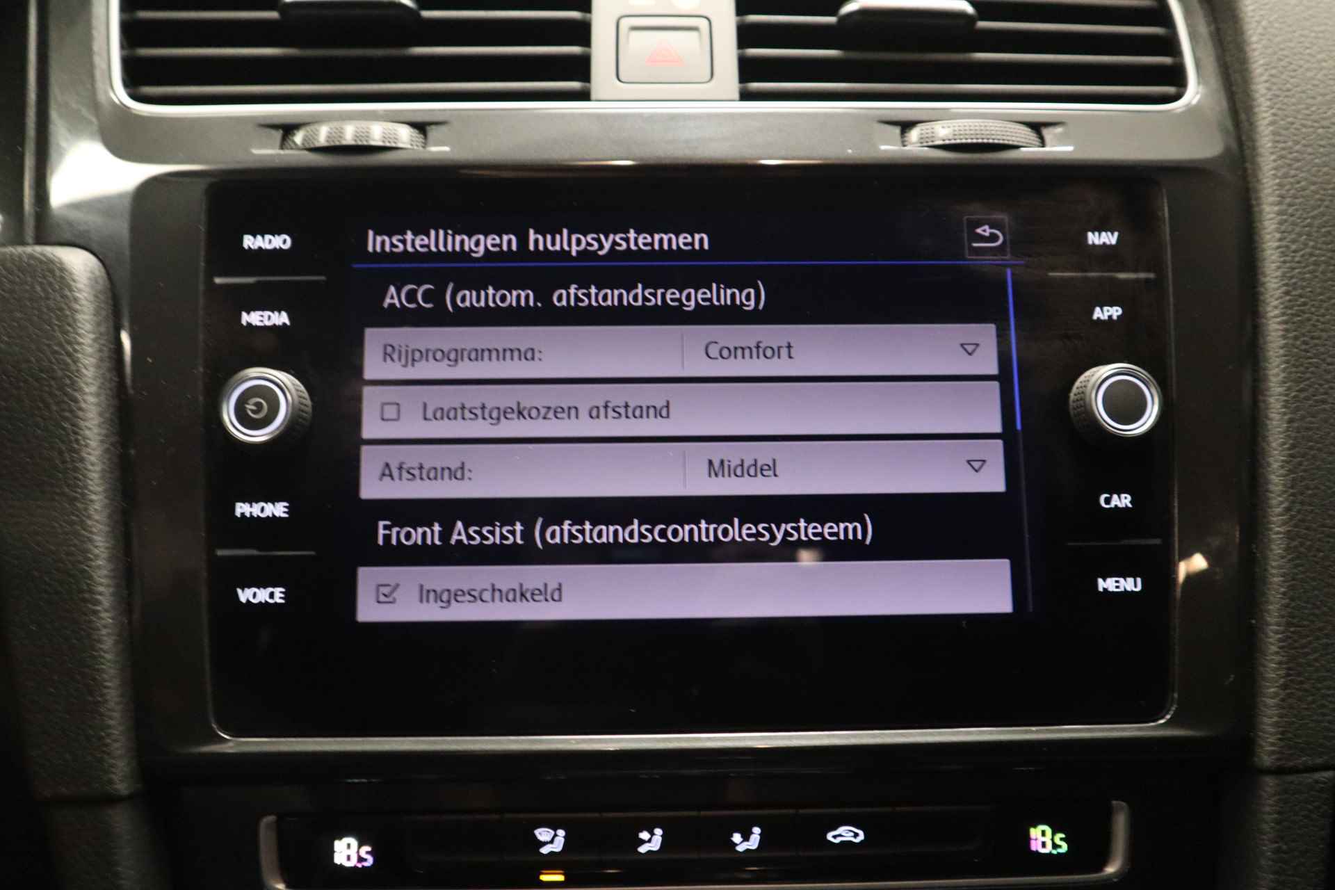 Volkswagen GOLF Variant 1.6 TDI Comfortline Navigatie Adaptive-Cruise ClimateControl - 12/16