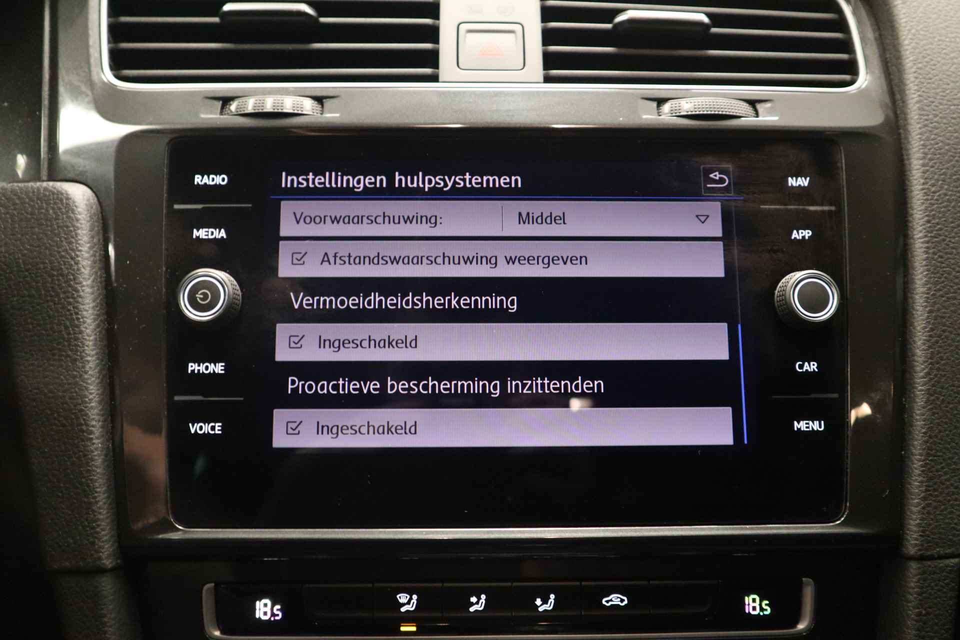 Volkswagen GOLF Variant 1.6 TDI Comfortline Navigatie Adaptive-Cruise ClimateControl - 13/16