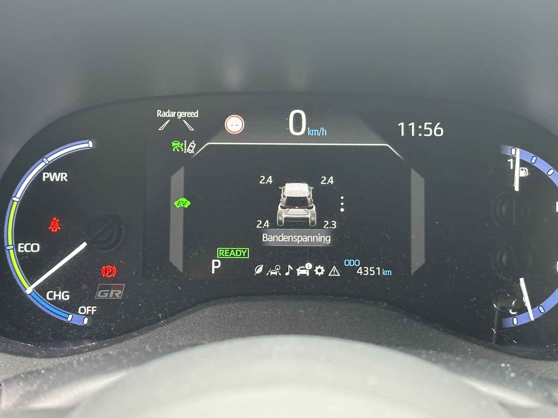 Toyota Yaris Cross 1.5 Hybrid GR Sport Bi -Tone | LED | Pano | Adapt. Cruise | DAB | Apple Carplay | Stoel- en stuurverwarming | Leder-alcantara - 60/85