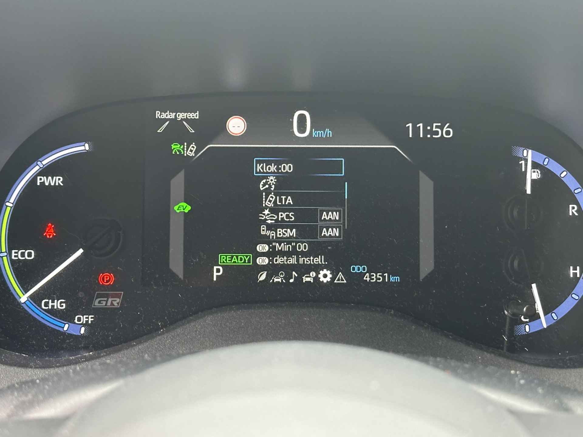 Toyota Yaris Cross 1.5 Hybrid GR Sport Bi -Tone | LED | Pano | Adapt. Cruise | DAB | Apple Carplay | Stoel- en stuurverwarming | Leder-alcantara - 61/85