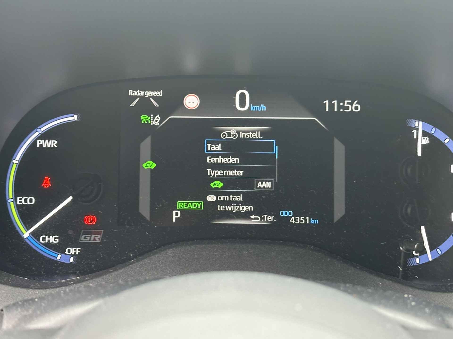 Toyota Yaris Cross 1.5 Hybrid GR Sport Bi -Tone | LED | Pano | Adapt. Cruise | DAB | Apple Carplay | Stoel- en stuurverwarming | Leder-alcantara - 65/85