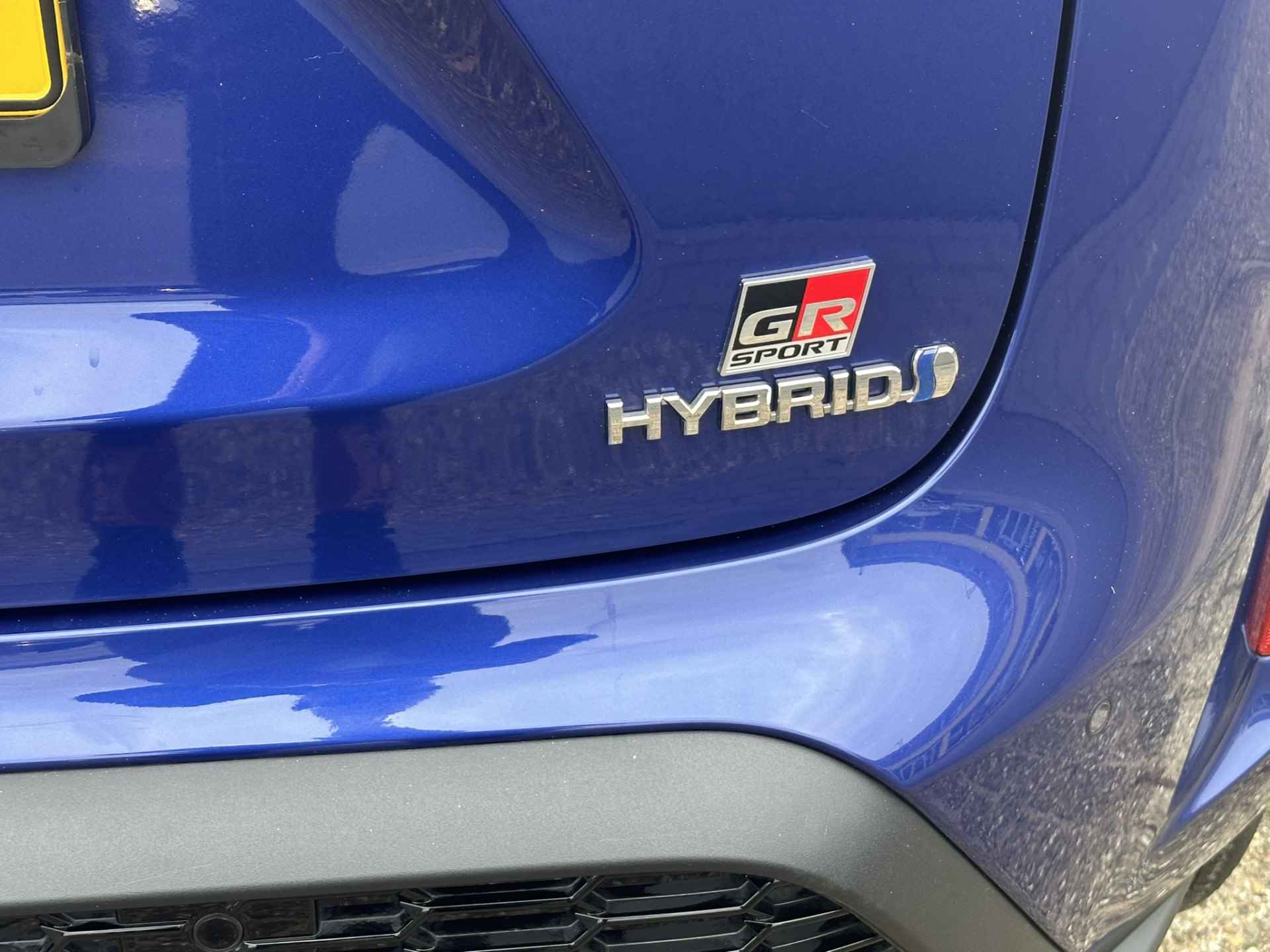 Toyota Yaris Cross 1.5 Hybrid GR Sport Bi -Tone | LED | Pano | Adapt. Cruise | DAB | Apple Carplay | Stoel- en stuurverwarming | Leder-alcantara - 78/85