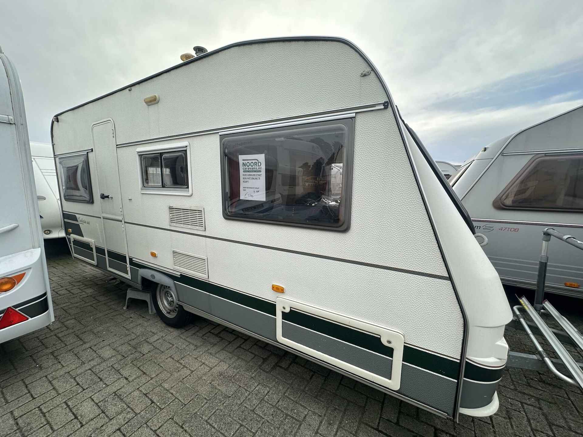 CHATEAU CALISTA 440 DWARSBED + VOORTENT + FIETSENDRAGER - 4/17