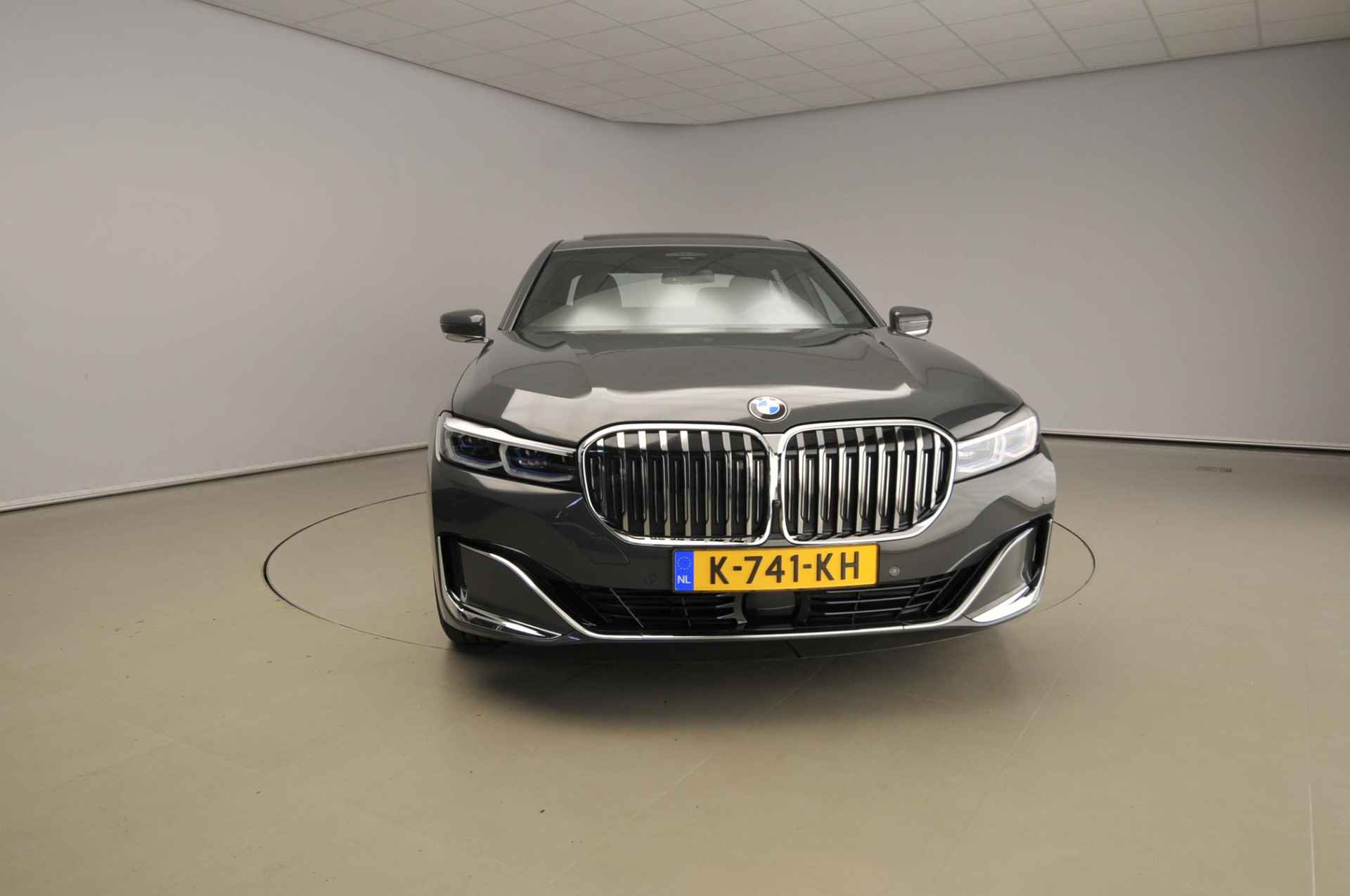 BMW 7-Serie Sedan 745e | Laserlicht | Leder | HUD | Schuifdak | Keyles go | Comfortzetels | Active steering | DAB | Hifi speakers | Alu 18 inch - 6/40