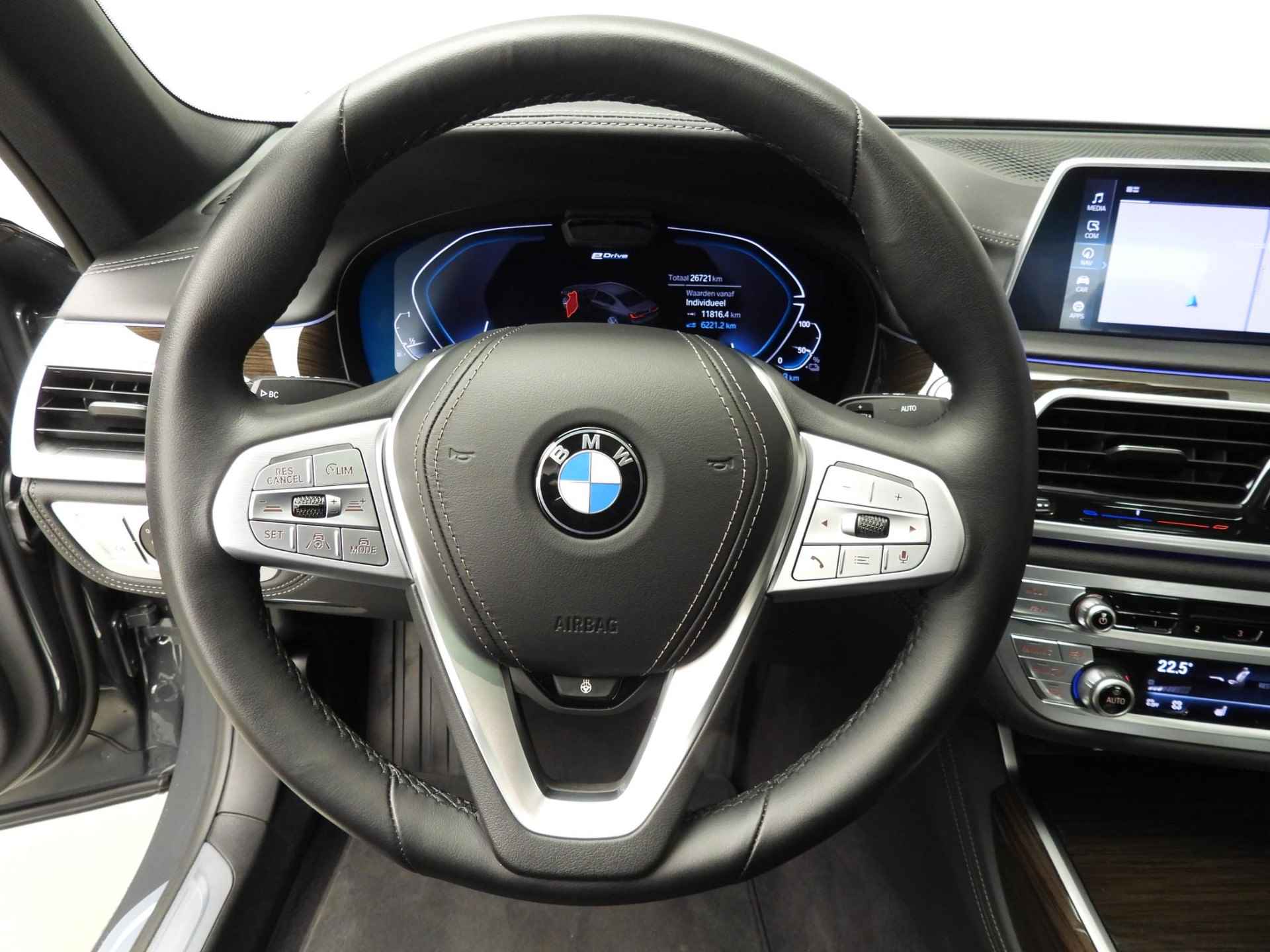 BMW 7-Serie Sedan 745e | Laserlicht | Leder | HUD | Schuifdak | Keyles go | Comfortzetels | Active steering | DAB | Hifi speakers | Alu 18 inch - 12/40