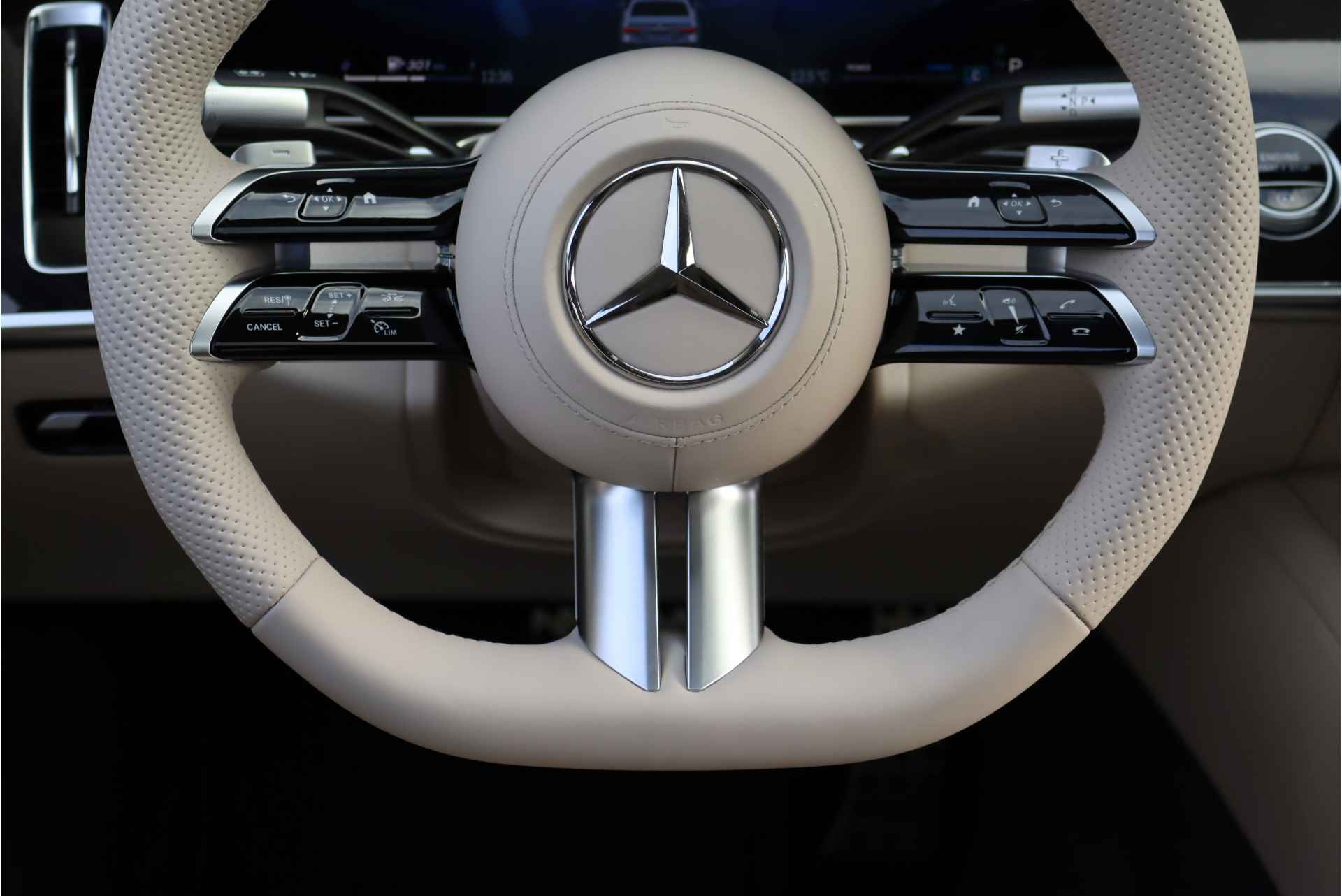 Mercedes-Benz S-Klasse 500 4MATIC Lang AMG Line Aut9 | Luchtvering | Distronic+ | Memory | Burmester | Stoelventilatie V+A | Massage V+A |Schermen Achter | Nappa Leder | 3D-Display | Verwarmd Stuurwiel | Vlakkenverwarming | Standkachel | - 22/41