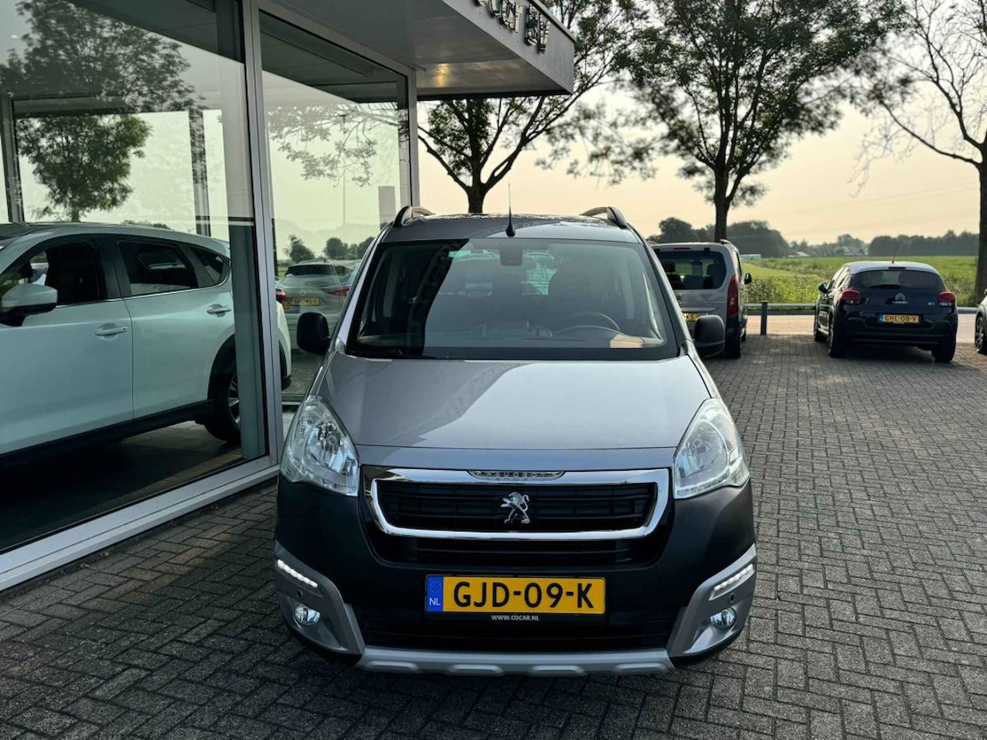 PEUGEOT Partner 1.2 PureTech 110pk Active/ ALL IN PRIJS - 2/28