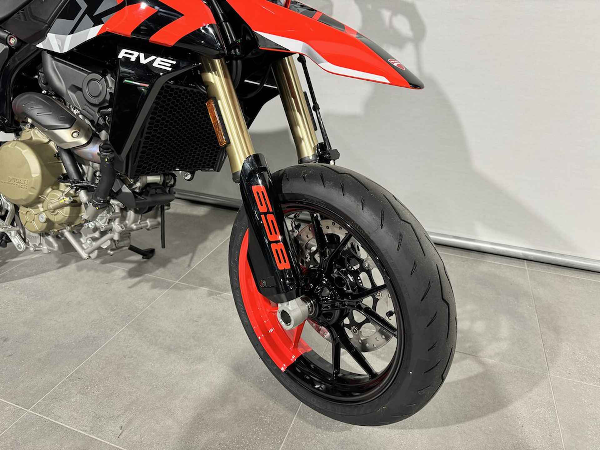 Ducati HYPERMOTARD 698 RVE - 3/10