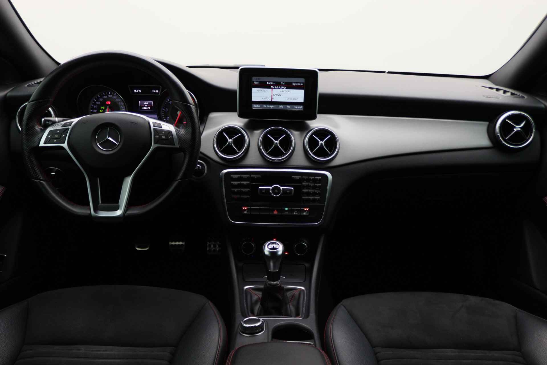 Mercedes-Benz CLA-Klasse 180 Edition 1 Bi-Xenon, AMG-styling, Camera, Navigatie, PDC, Stoelverw., 18'' - 2/43