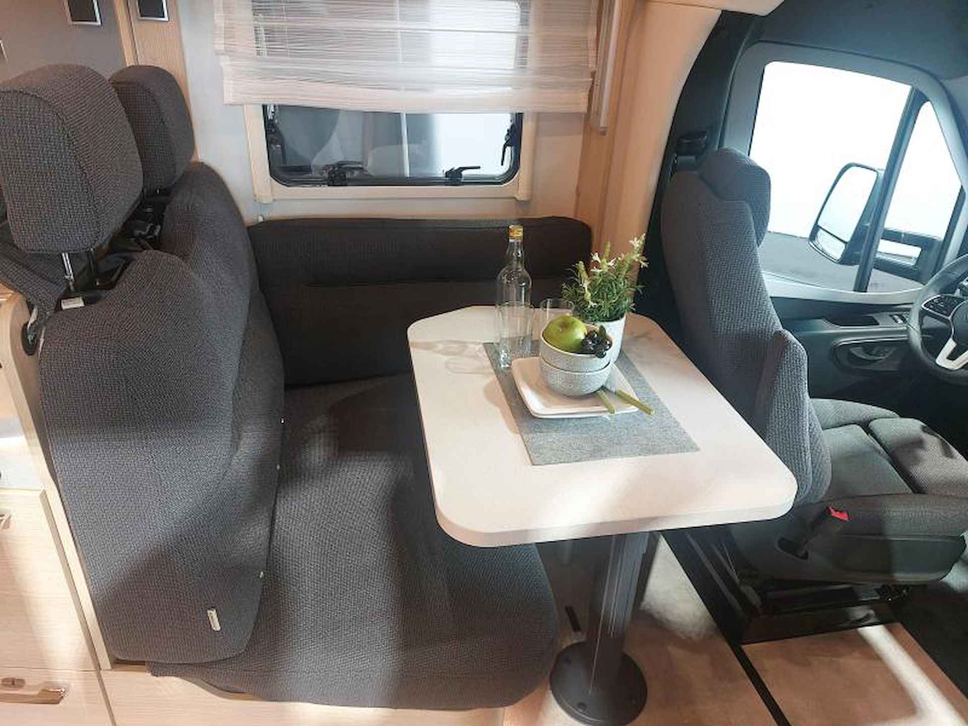 Hymer B-MCT 600  BLACKLINE - ACTIE MODEL - 16/24