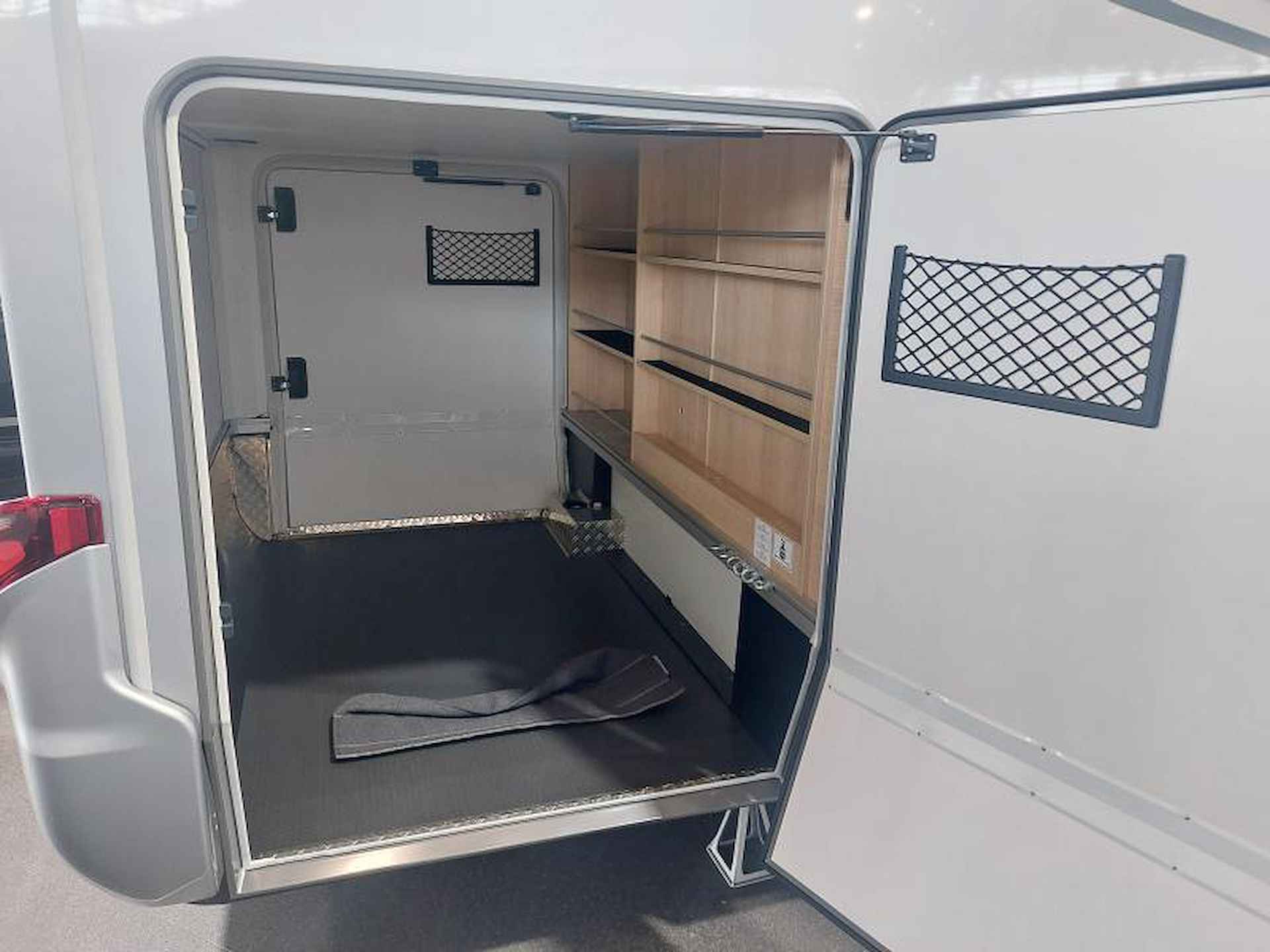 Hymer B-MCT 600  BLACKLINE - ACTIE MODEL - 17/24