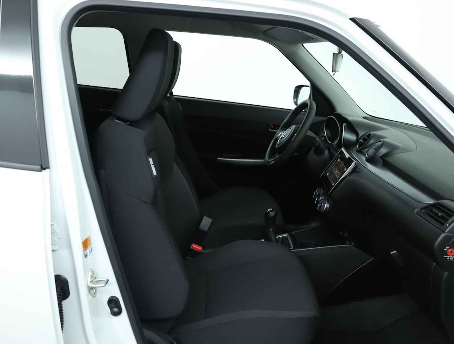 Suzuki Swift 1.2 Style Smart Hybrid | Climate control | Cruise control adaptive | Navigatie | Camera | Parkeersensoren | Stoelverwarming | ACTIEPRIJS | - 22/50