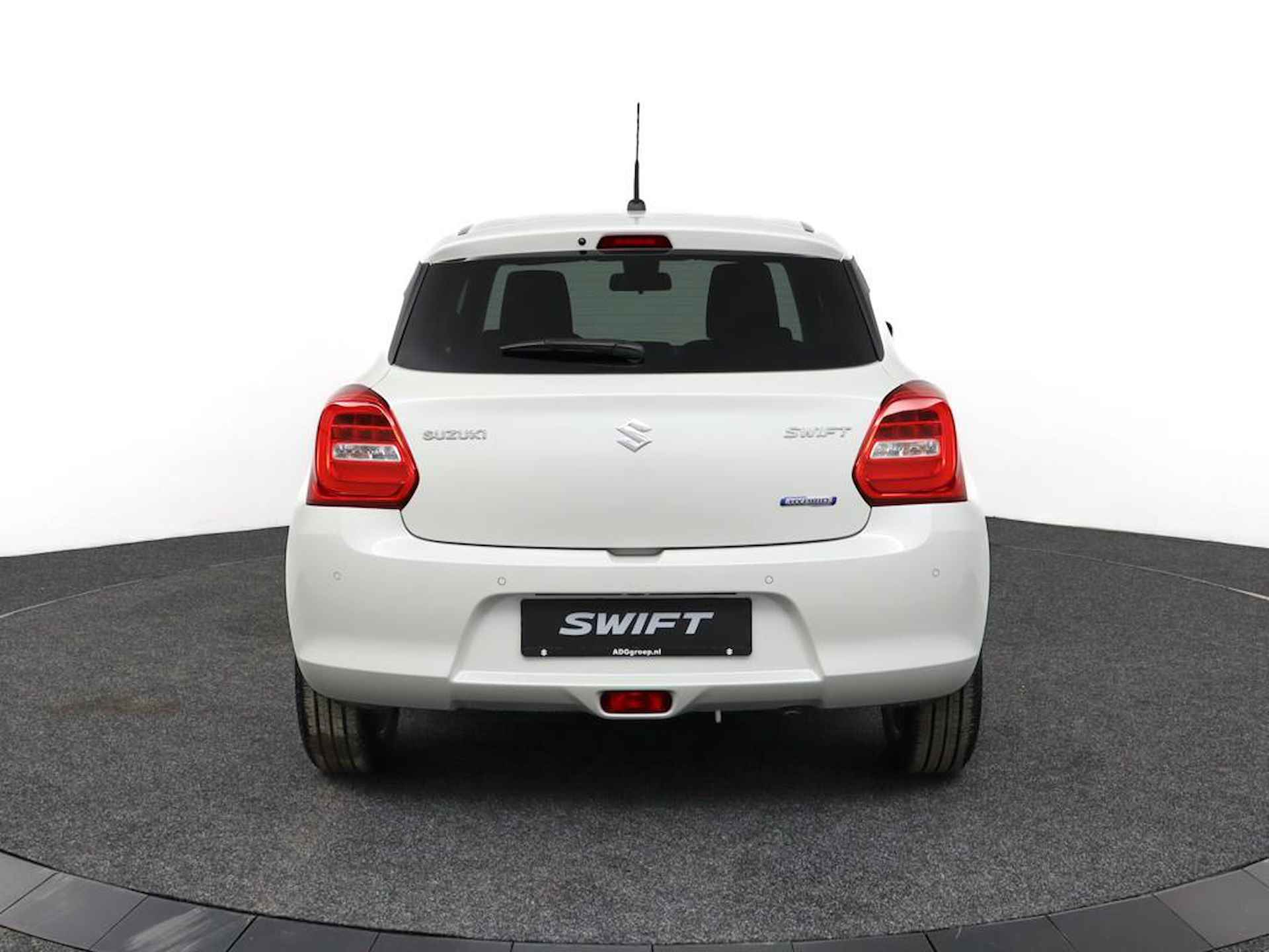 Suzuki Swift 1.2 Style Smart Hybrid | Climate control | Cruise control adaptive | Navigatie | Camera | Parkeersensoren | Stoelverwarming | - 50/50