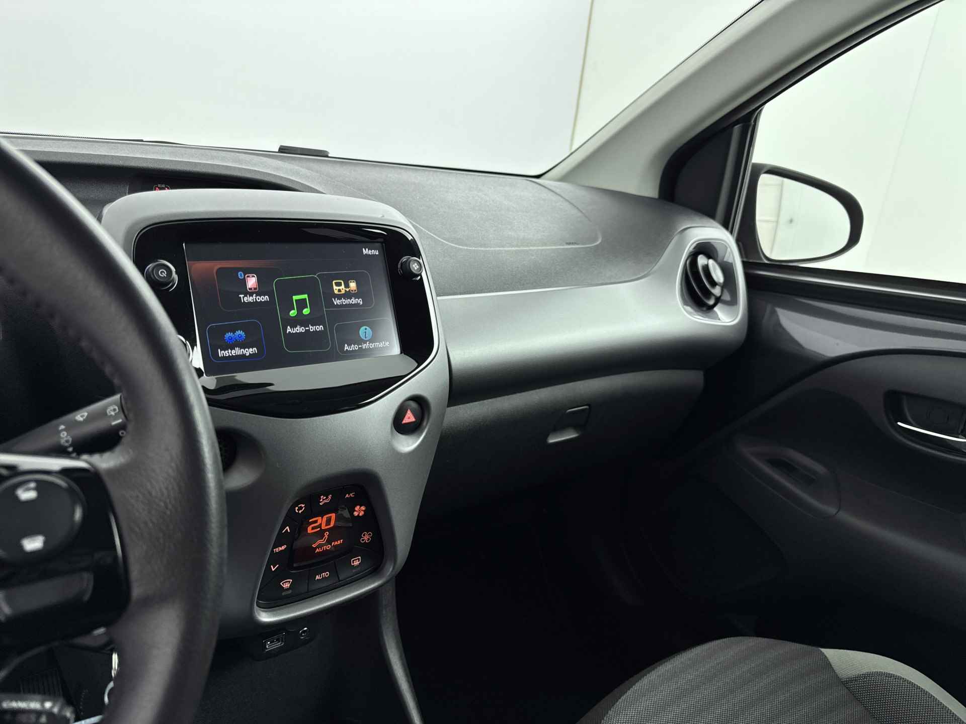 Toyota Aygo 1.0 VVT-i x-joy | Camera | Airco Aut. | LM velgen | - 8/42