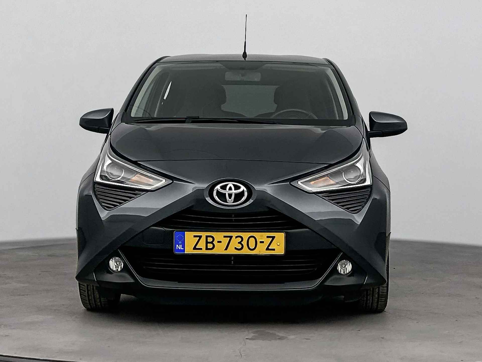 Toyota Aygo 1.0 VVT-i x-joy | Camera | Airco Aut. | LM velgen | - 28/42